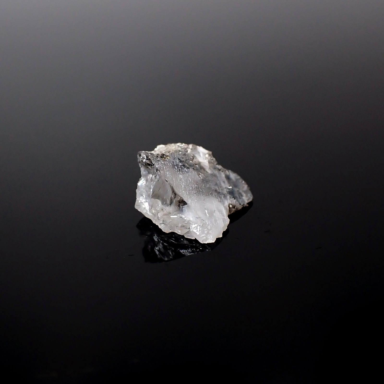 フェナカイト 原石 ロシア産 3.55ct[231225163]12.5x11.3mm前後