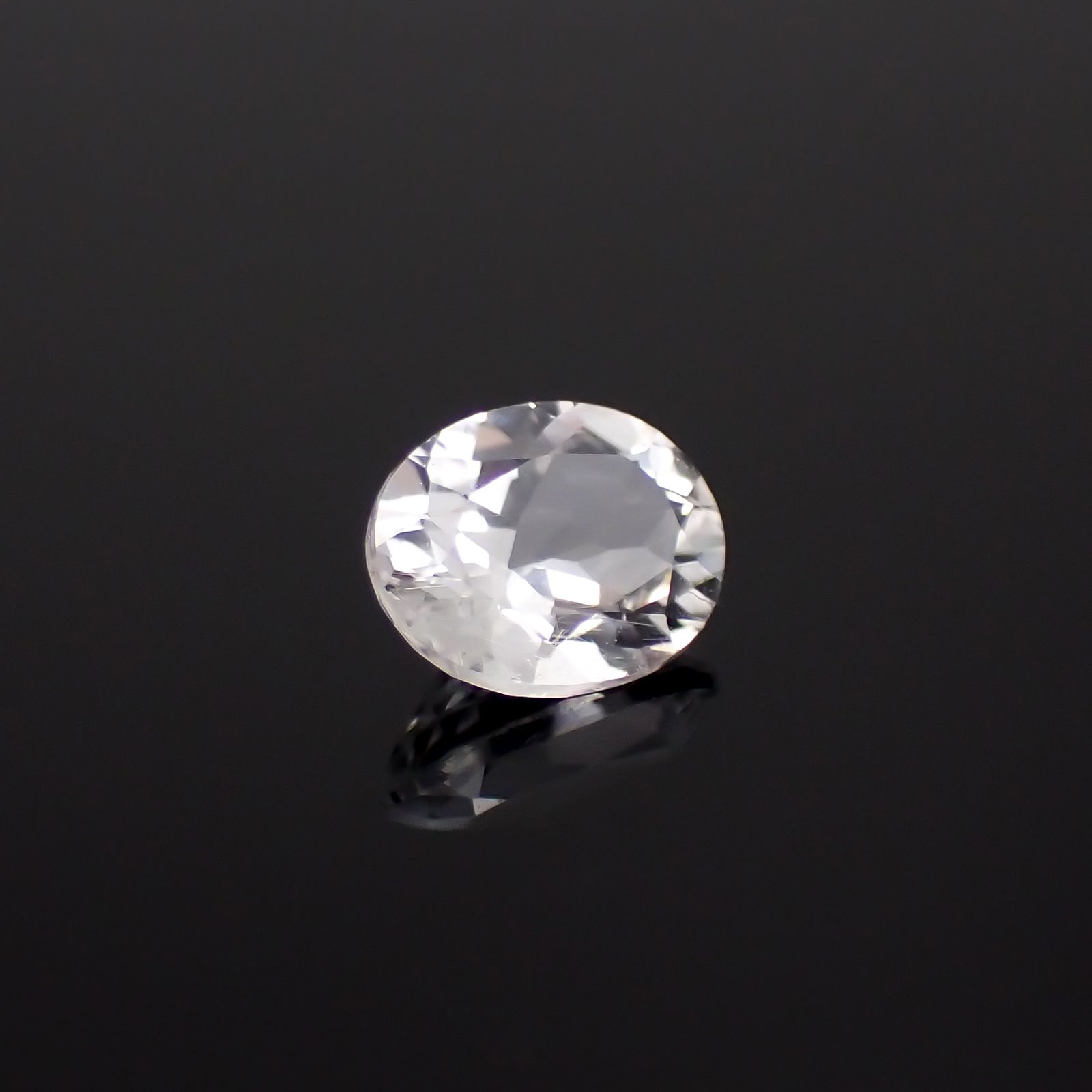 フェナカイト(宝石名フェナカイト)ブラジル産 0.69ct 識別済[230923402]6.5x5.1mm前後