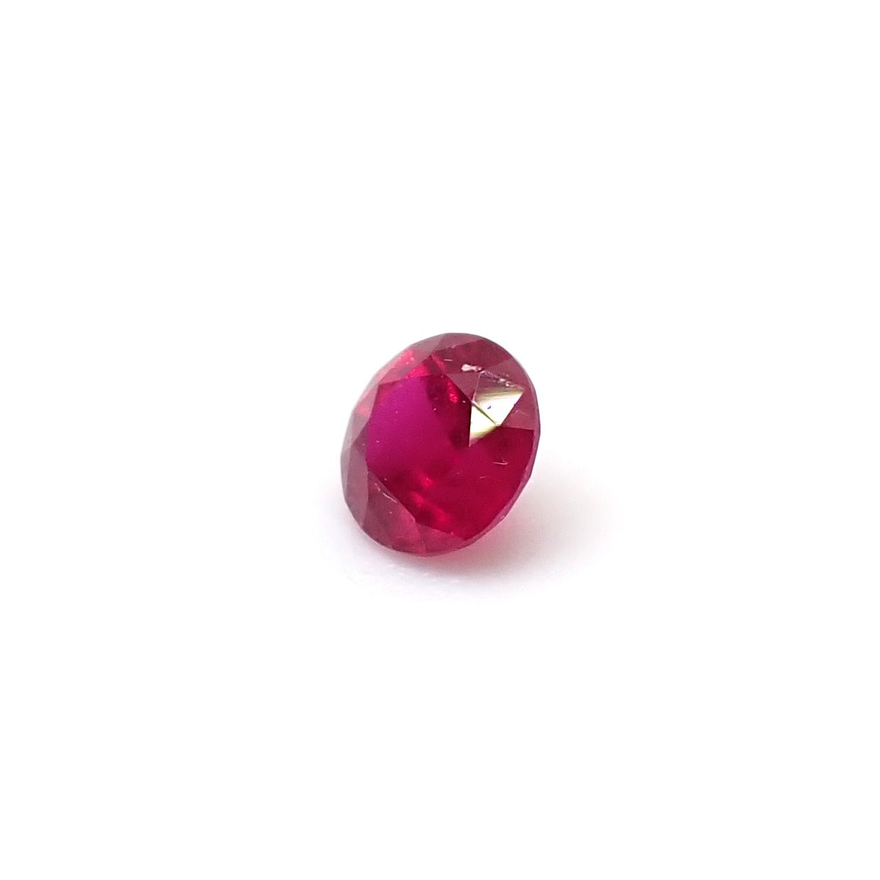 ルビー グリーンランド産 0.15ct / 3x3mm前後 [261033225]