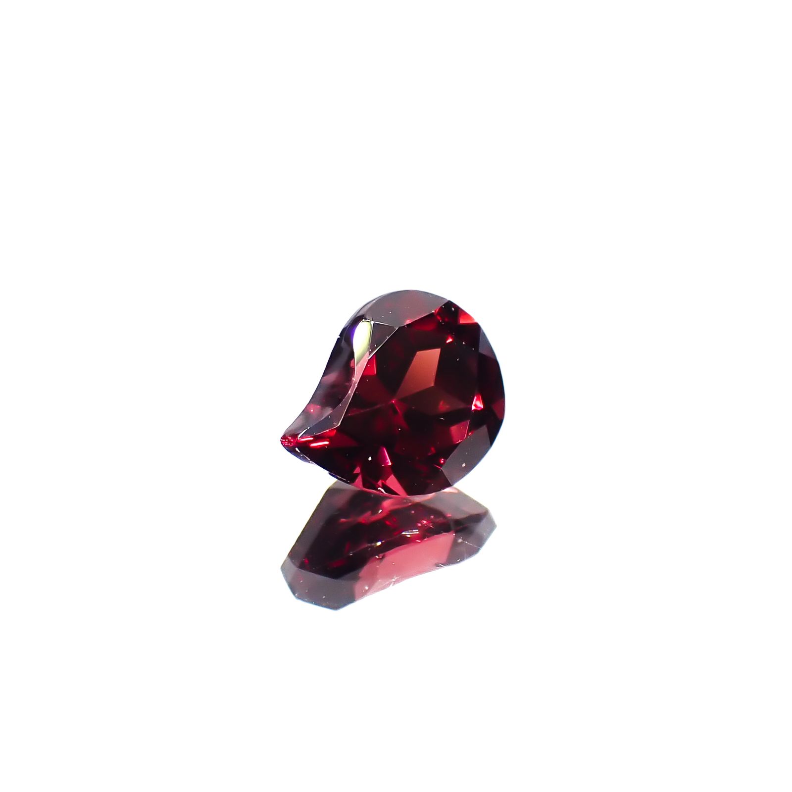 ◇カスタムカット◇パイロープアルマンディンガーネット モザンビーク産 0.81ct[240928954]6.1x5.1mm前後