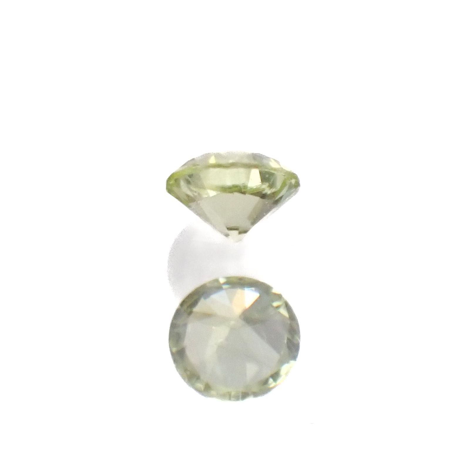 パラサイティックペリドット(宝石名ペリドット)採取地：ロシア 0.038ct 識別済[220616244]2.1x2.1mm前後