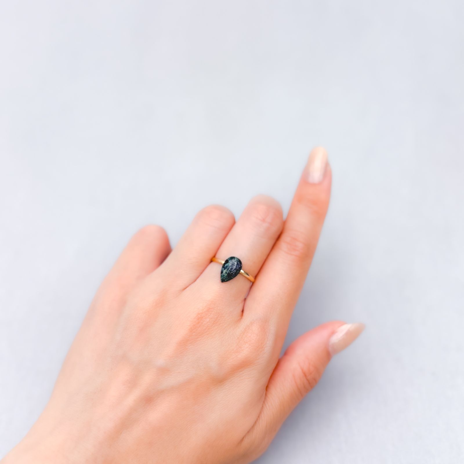 ブラックマトリックスオパール(宝石名オパール/加熱処理)オーストラリア産 1.39ct 識別済[250330129]10.9x6.9mm前後