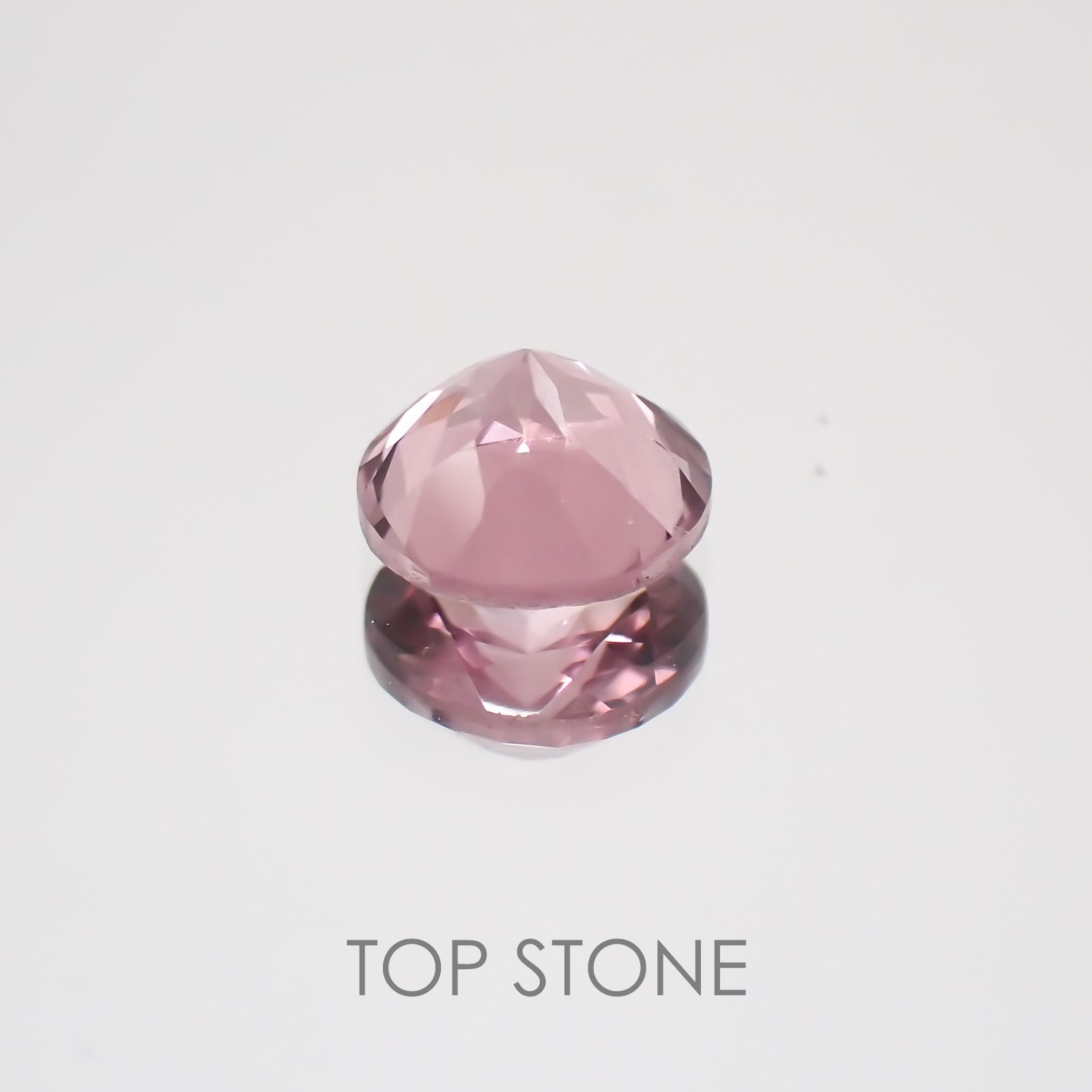 マラヤガーネット タンザニア産 ルース 0.65ct[21019367]5.2×5.2mm前後