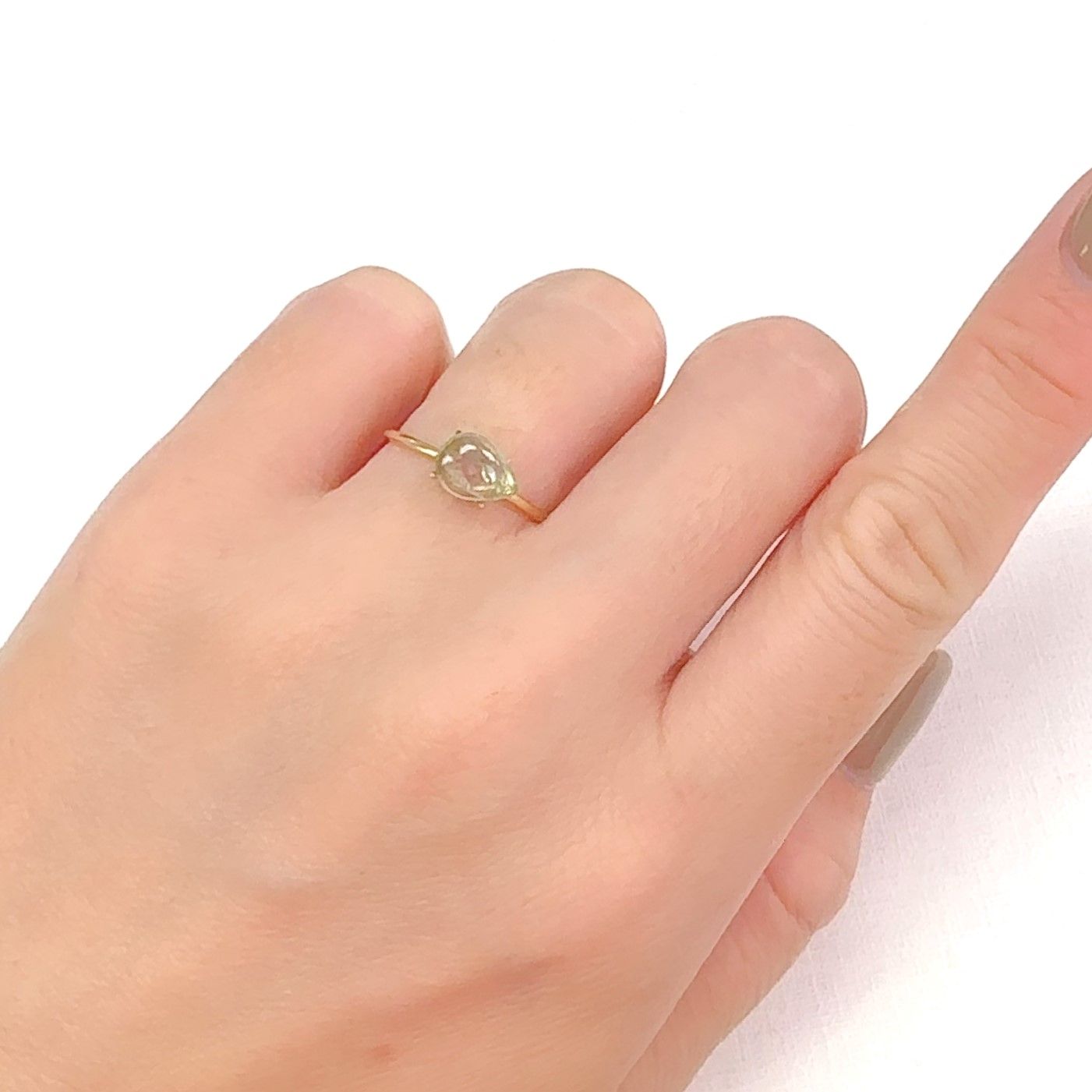 バイカラーツァボライト(宝石名グリーン グロッシュラー・ガーネット)タンザニア産 1.34ct 識別済[240928891]8x6.2mm前後