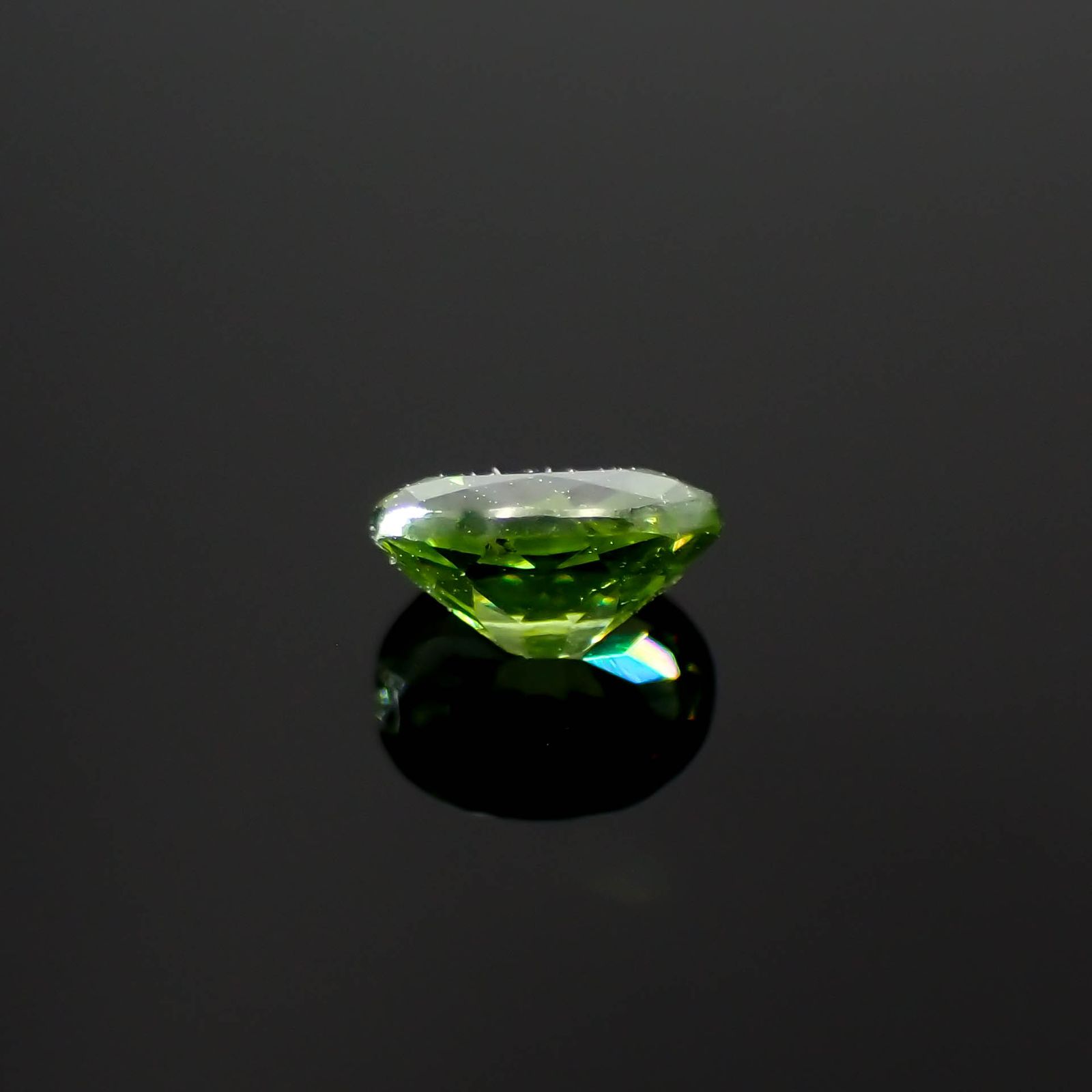 グリーンスファレライト(宝石名グリーン・スファレライト)ブルガリア産 0.355ct ソ付(彩珠)[231225081]4.5x3.6mm前後