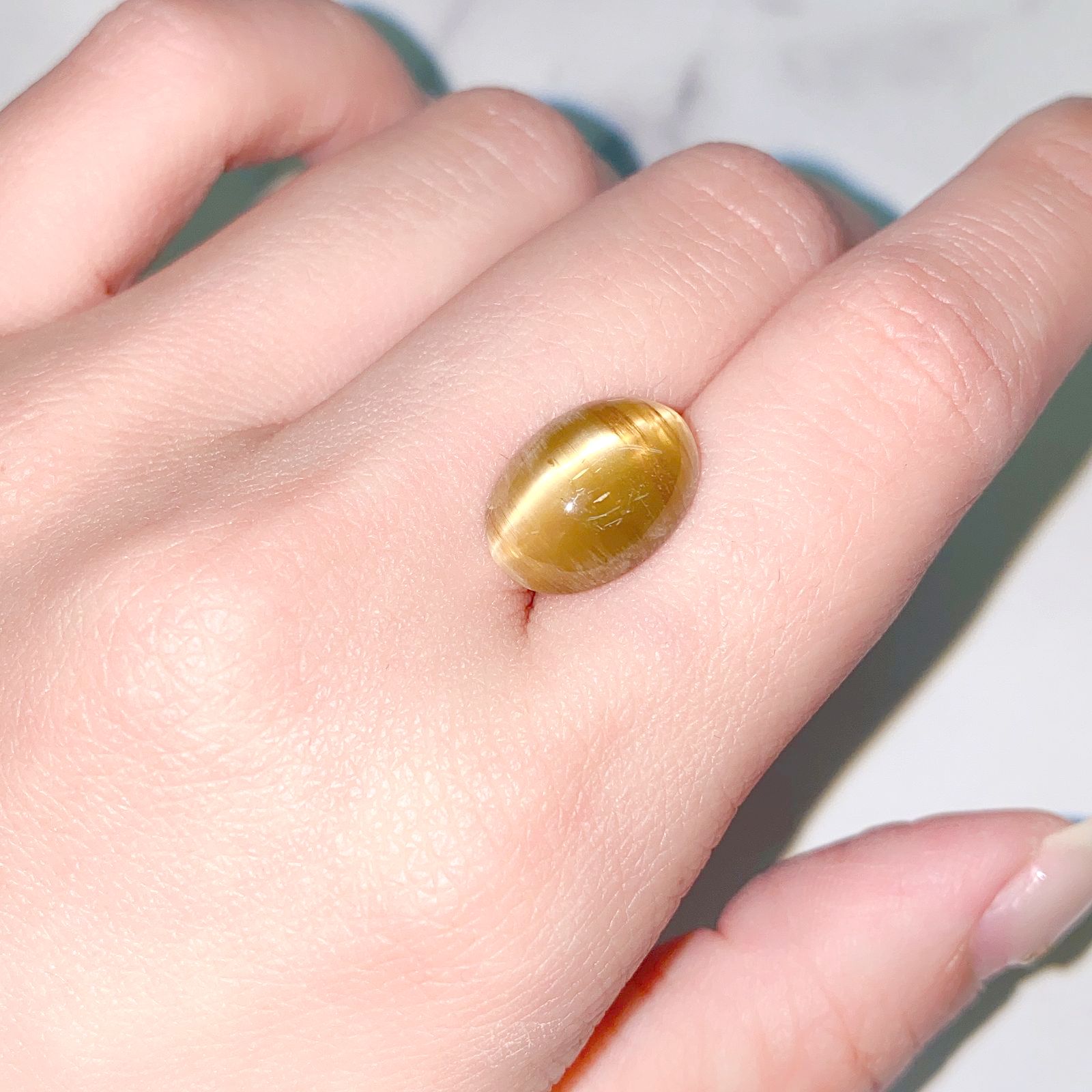ベリルキャッツアイ(宝石名ベリル・キャッツアイ)ブラジル産 7.425ct ソ付(彩珠)[230522209]14x10mm前後