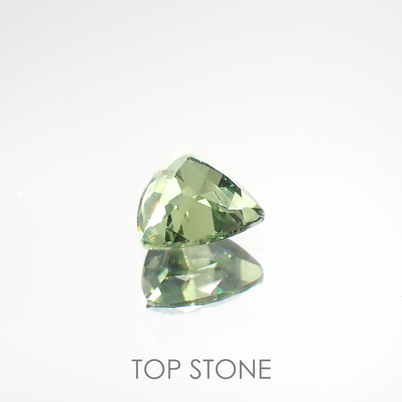 デマントイドガーネット(宝石名デマントイド・ガーネット) ナミビア産 0.60ct 識別済[210812790]5.2×4.9mm前後