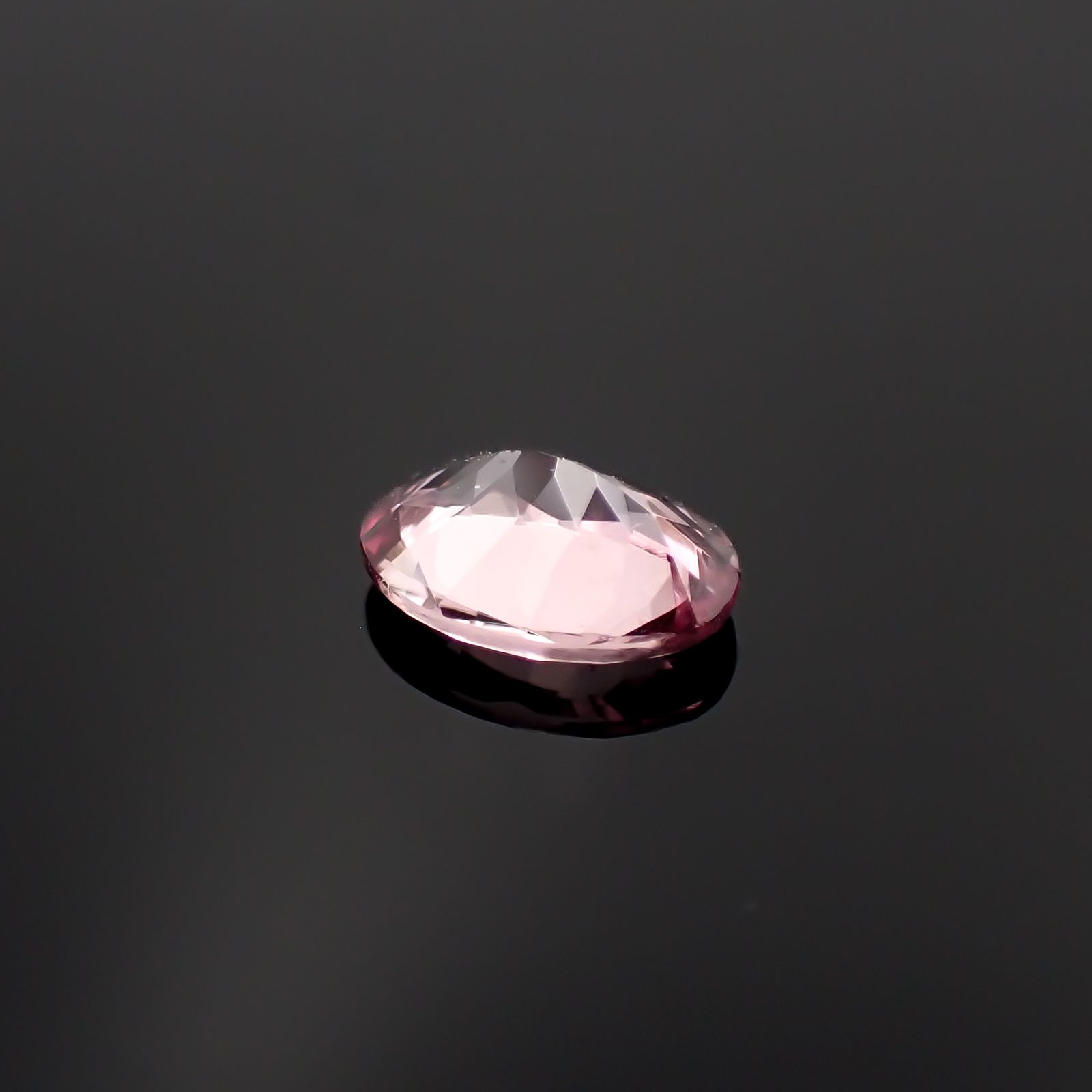ドラゴンガーネット タンザニア産 0.88ct[230421455]6.9x5.1mm前後