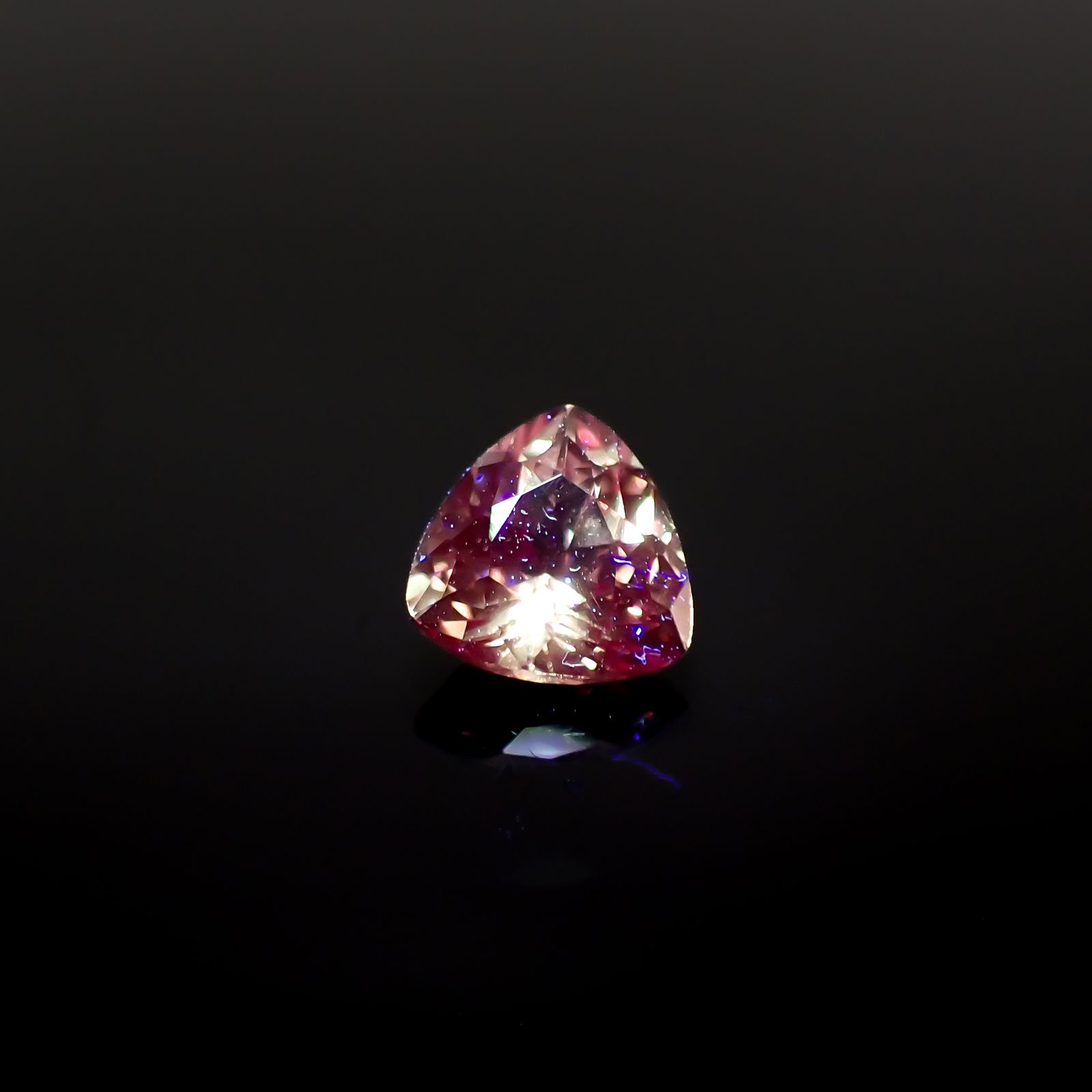 ドラゴンガーネット タンザニア産 1.02ct[240326661]6.3x6.2mm前後
