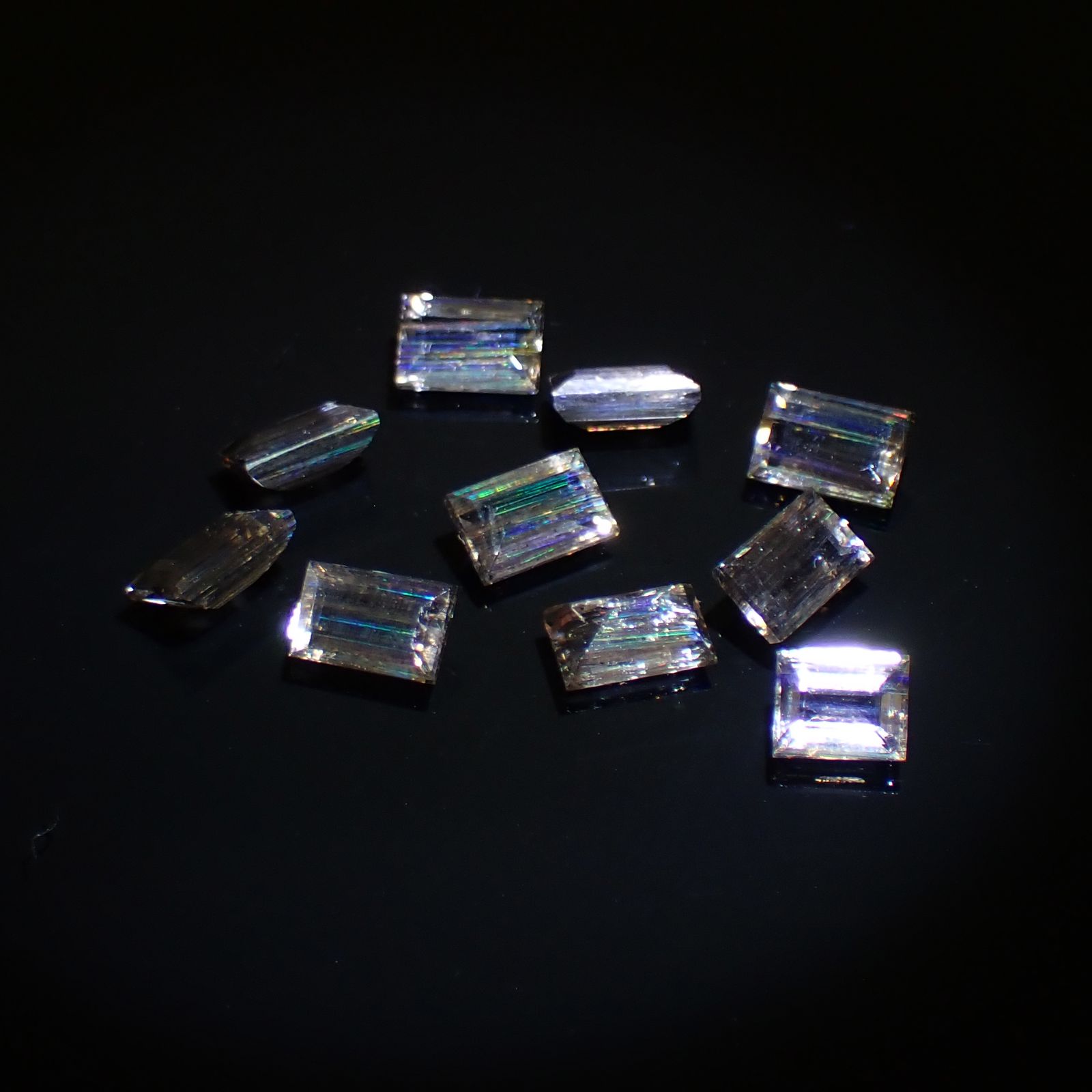 ◆ランダムセレクト-Limited edition-◆<先着10個>レインボースキャポライト ブラジル産 約0.51-0.59ct[230722891]5.0-6.1x3.8-4.1mm前後