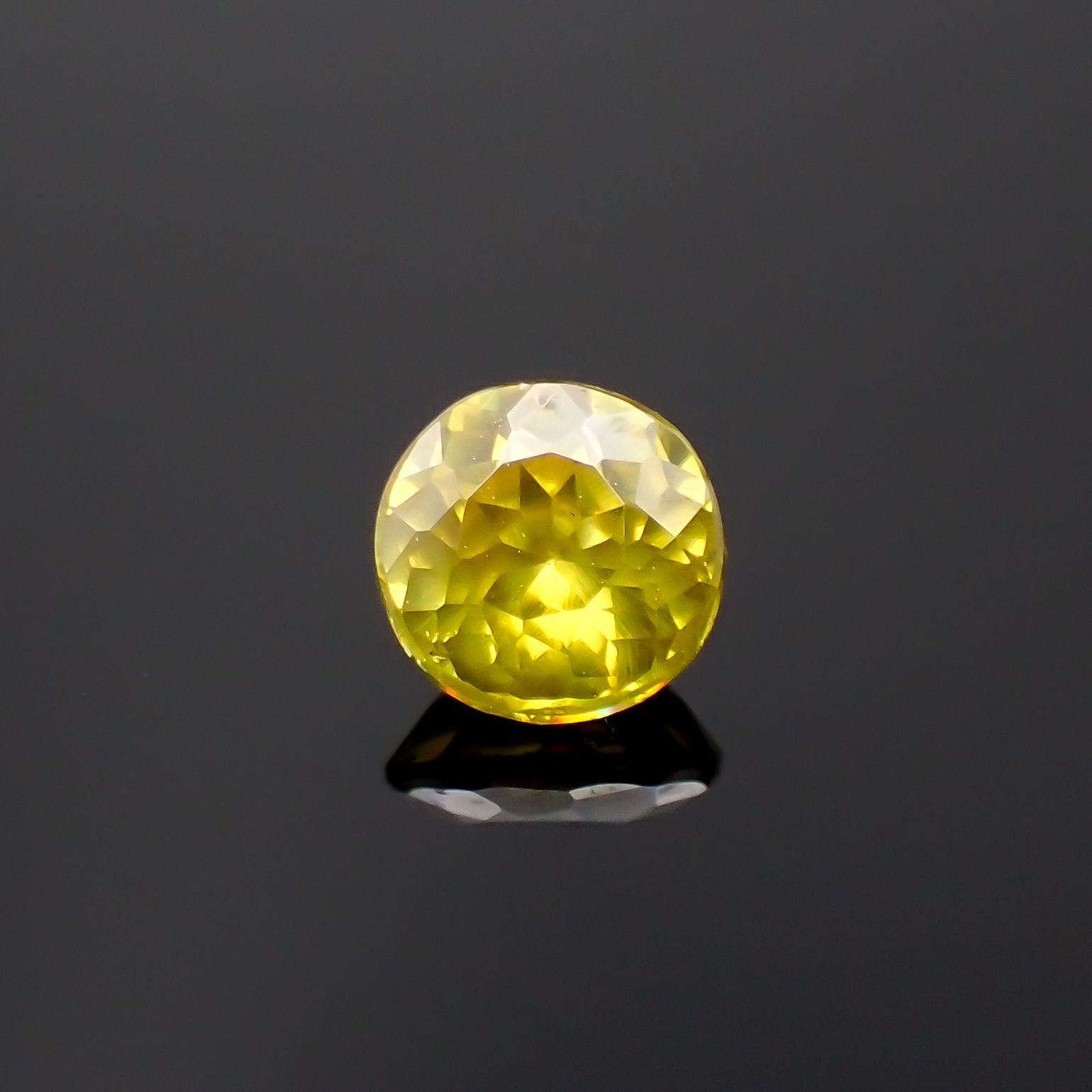 スファレライト スペイン産 0.47ct[230722755]4.5x4.4mm前後