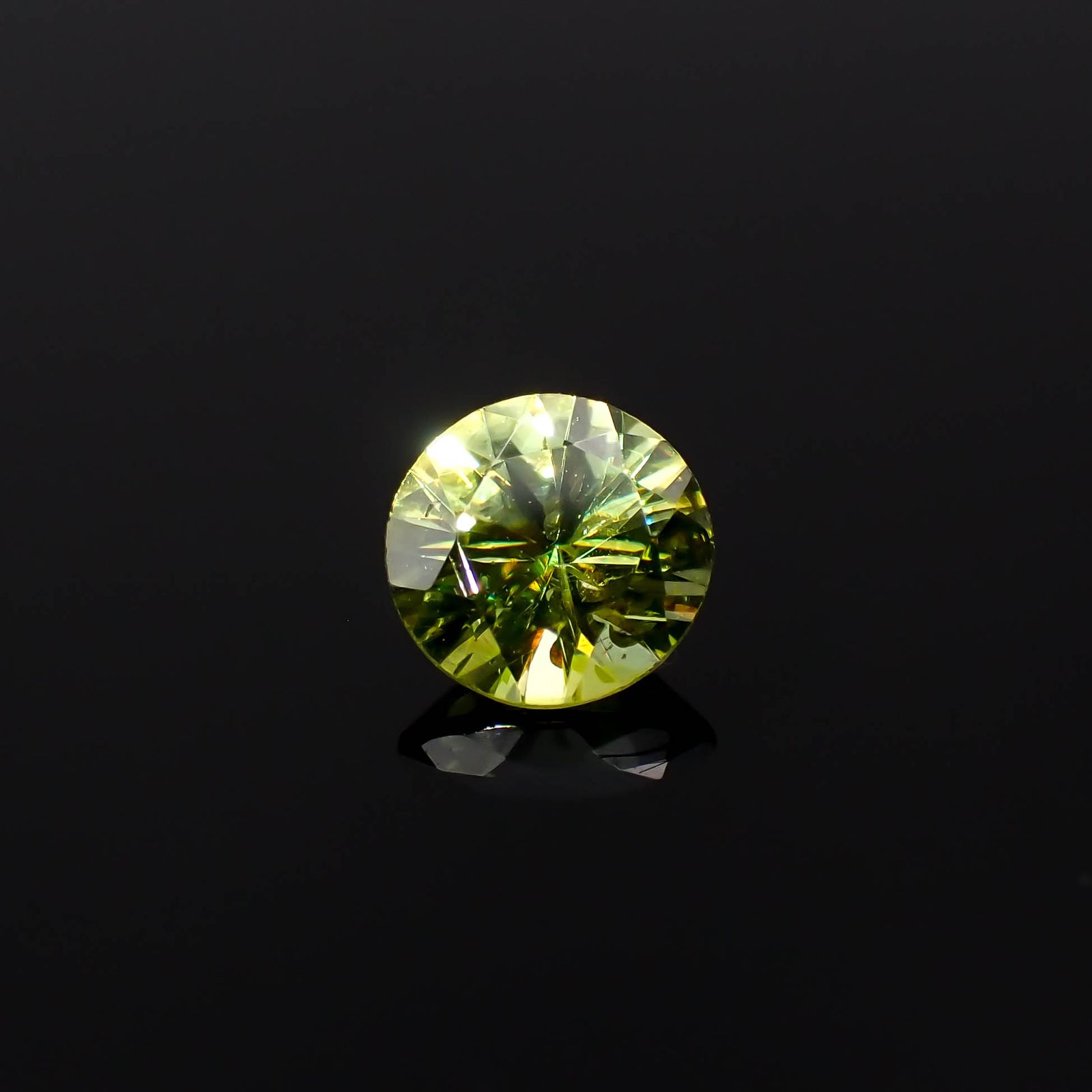スフェーン(宝石名スフェーン)マダガスカル産 0.51ct 識別済[230522231]5.1x5.1mm前後