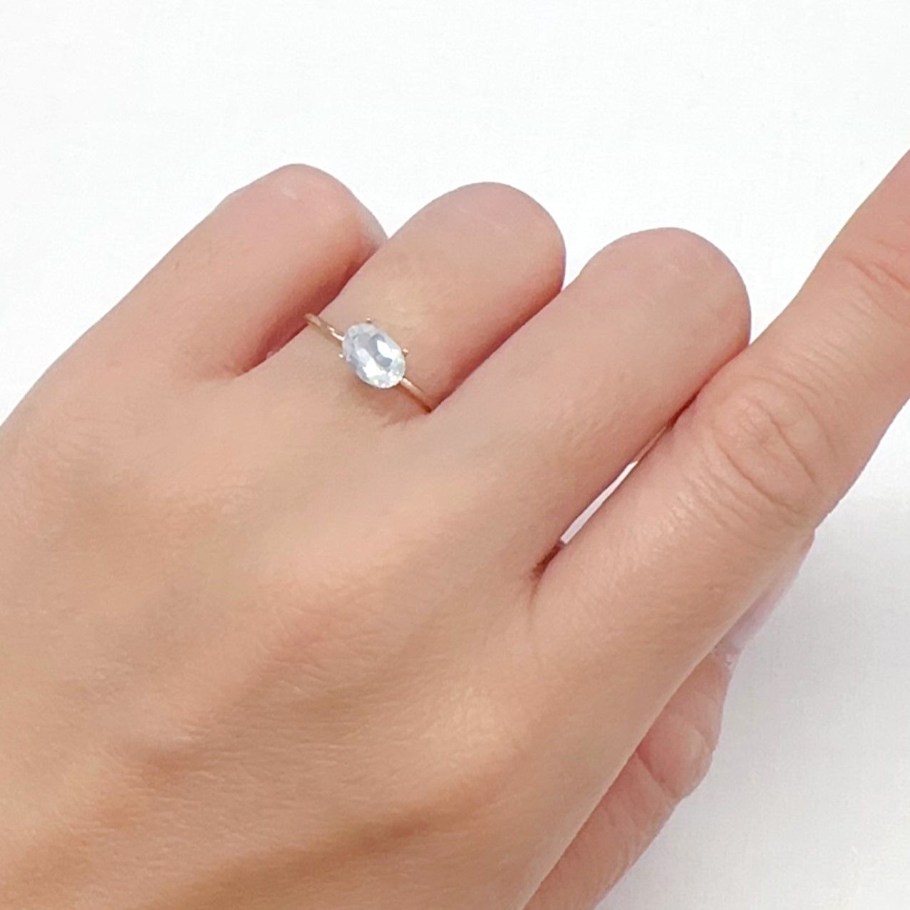 ムーンストーン(宝石名オーソクレース)インド/スリランカ産 0.67ct 識別済[240527730]7.1x5mm前後