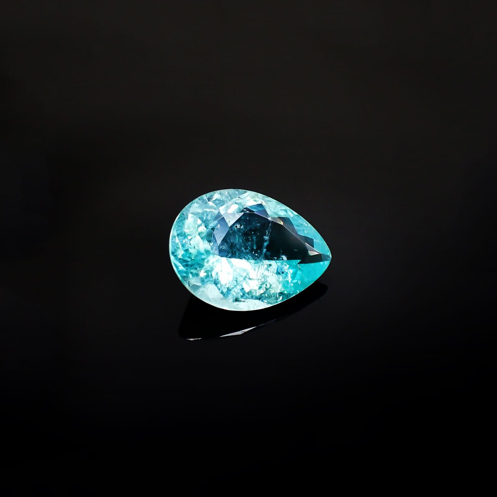 パライバトルマリン(宝石名トルマリン/別名パライバ・トルマリン) モザンビーク産 GIA鑑付 3.25ct / 12.4×9.1mm前後 [19110916]