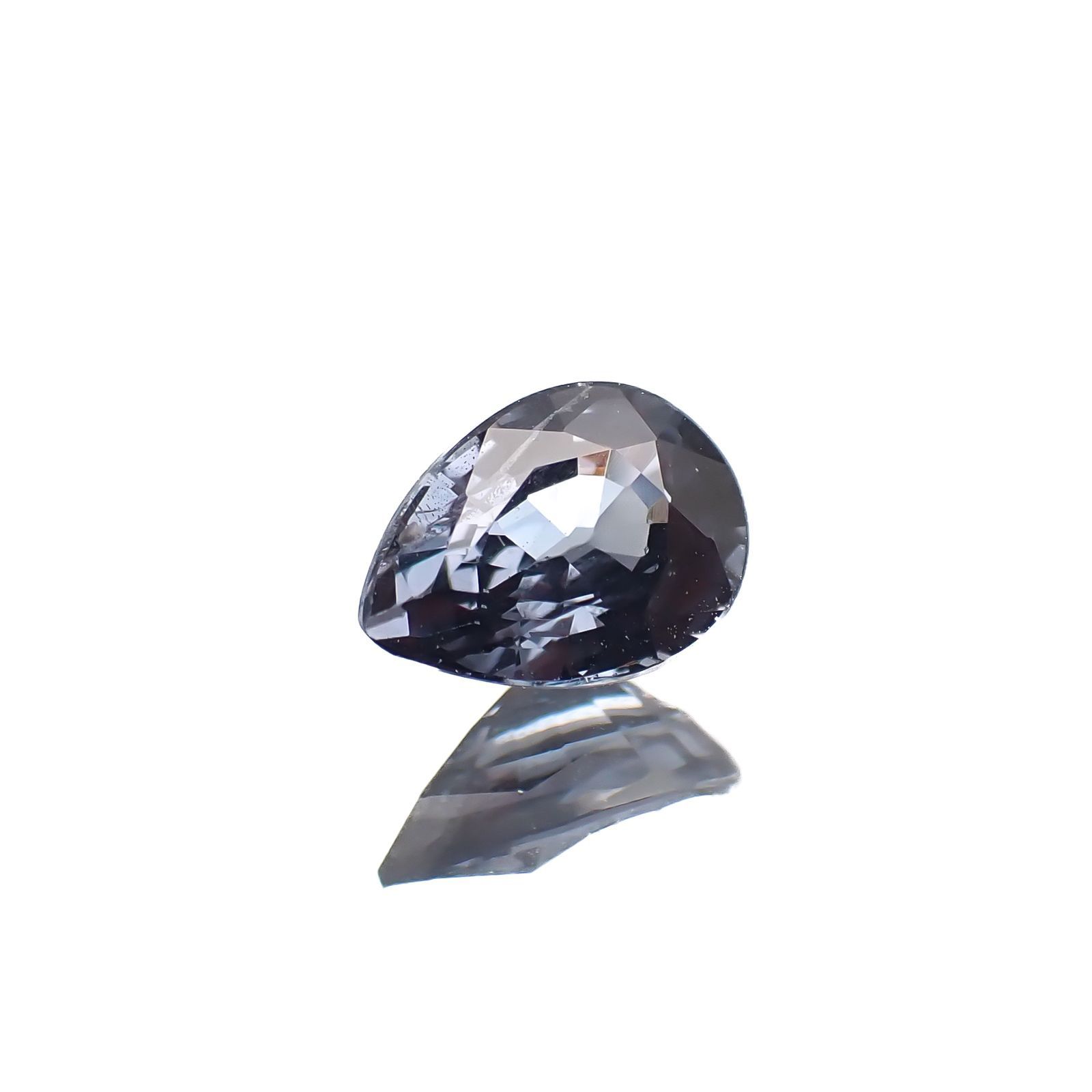 ベキリーブルーガーネット（カラーチェンジガーネット アレキタイプ）(宝石名ガーネット)マダガスカル・ベキリー産 0.78ct  識別済[220716949]6.5x4.7mm前後 | TOP STONE(トップストーン)