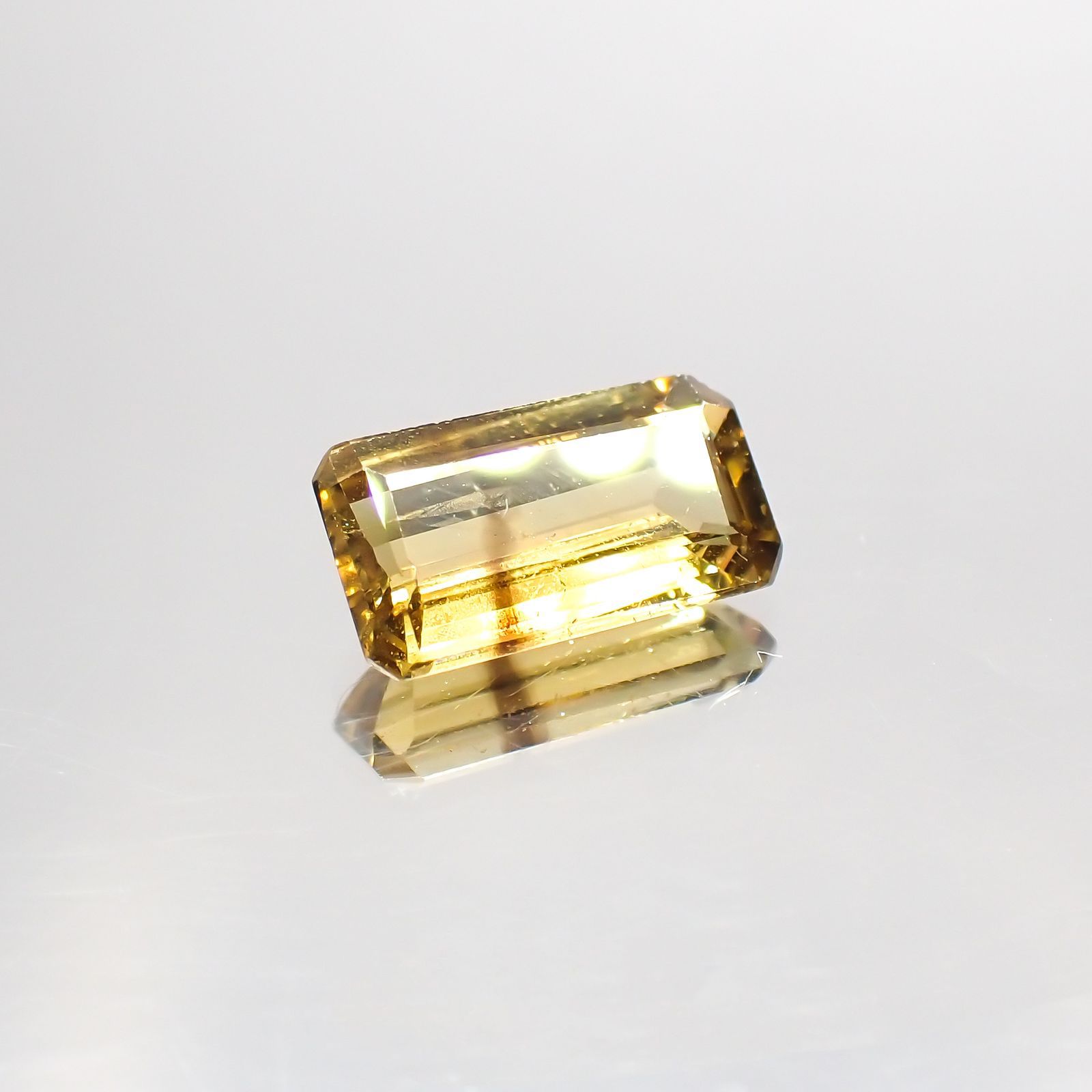 カラーバンドクリソベリル(宝石名クリソベリル)マダガスカル産 0.95ct 識別済[220114189]7.7x4.2mm前後