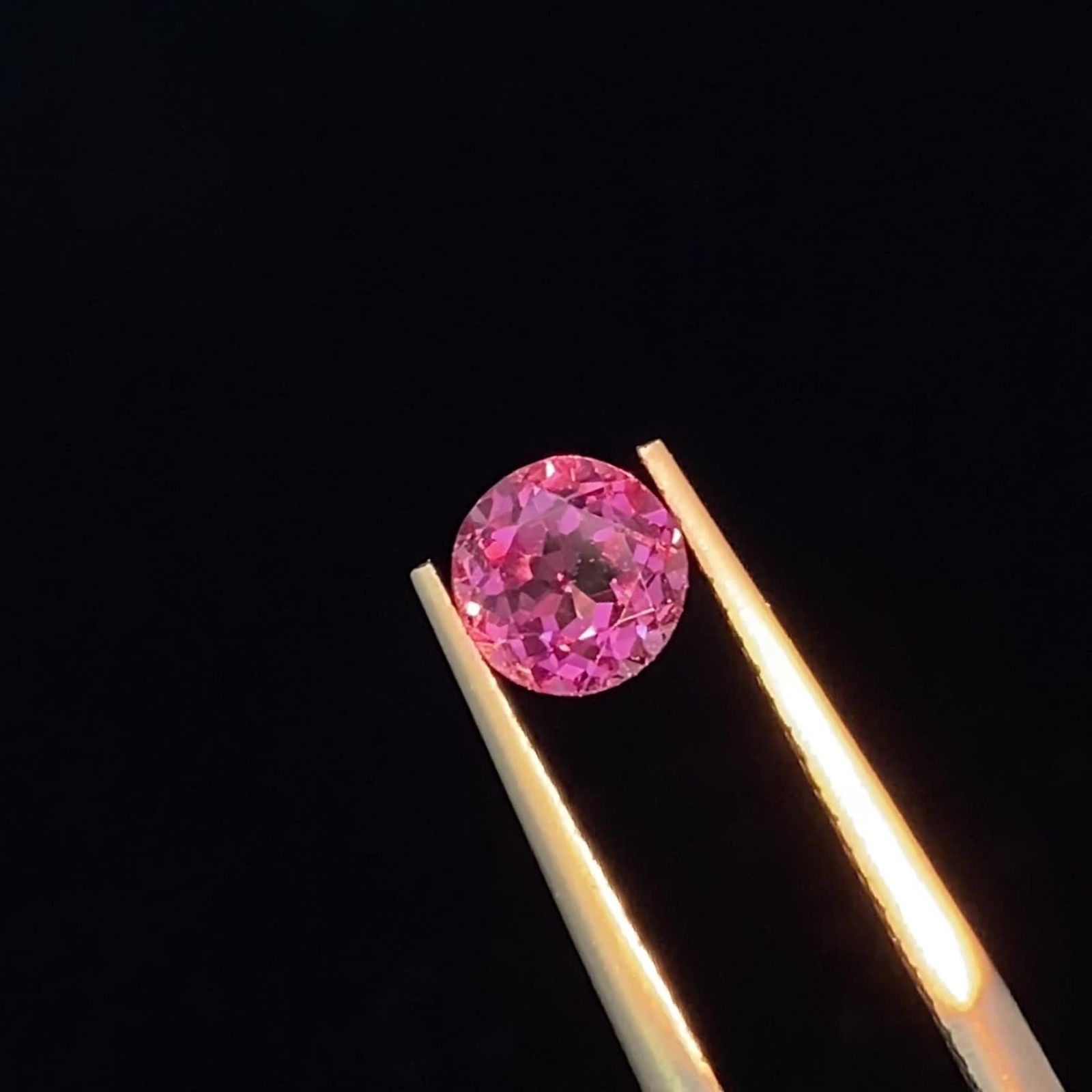 マラヤガーネット 天然マラヤガーネット 1.84ct 【美カラーシフト】 タンザニア