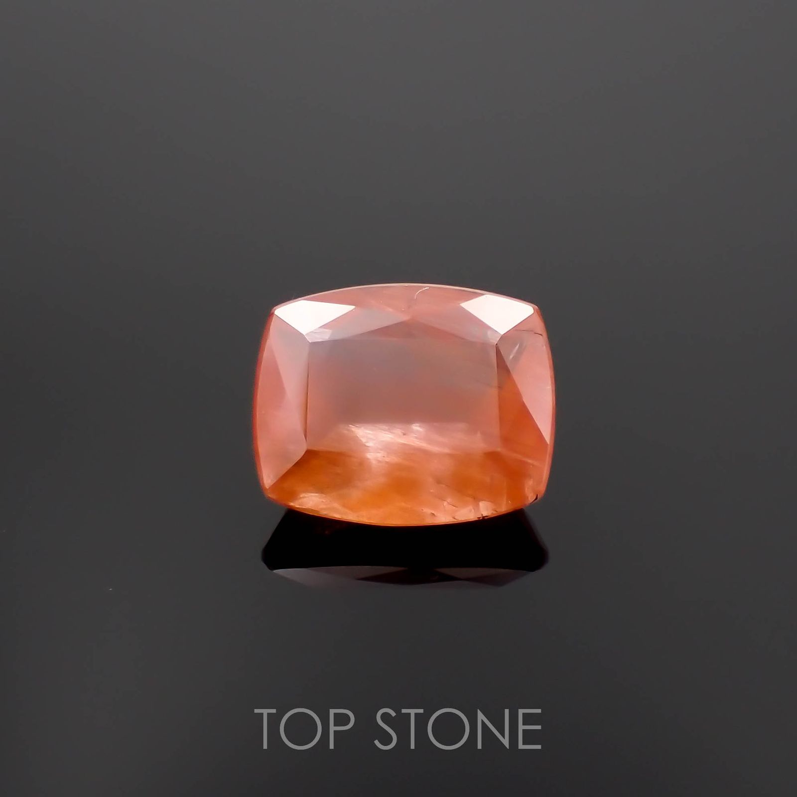 サンストーンスキャポライト(宝石名シーン・スキャポライト)タンザニア産 2.71ct 識別済[221219281]9.9x8.2mm前後