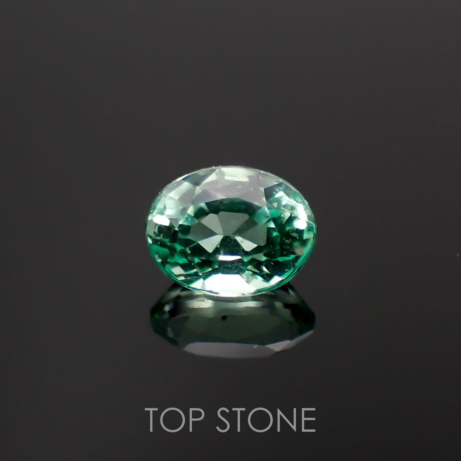 パステルカラーエメラルド ザンビア産 0.19ct[230119959]4.1x3.1mm前後