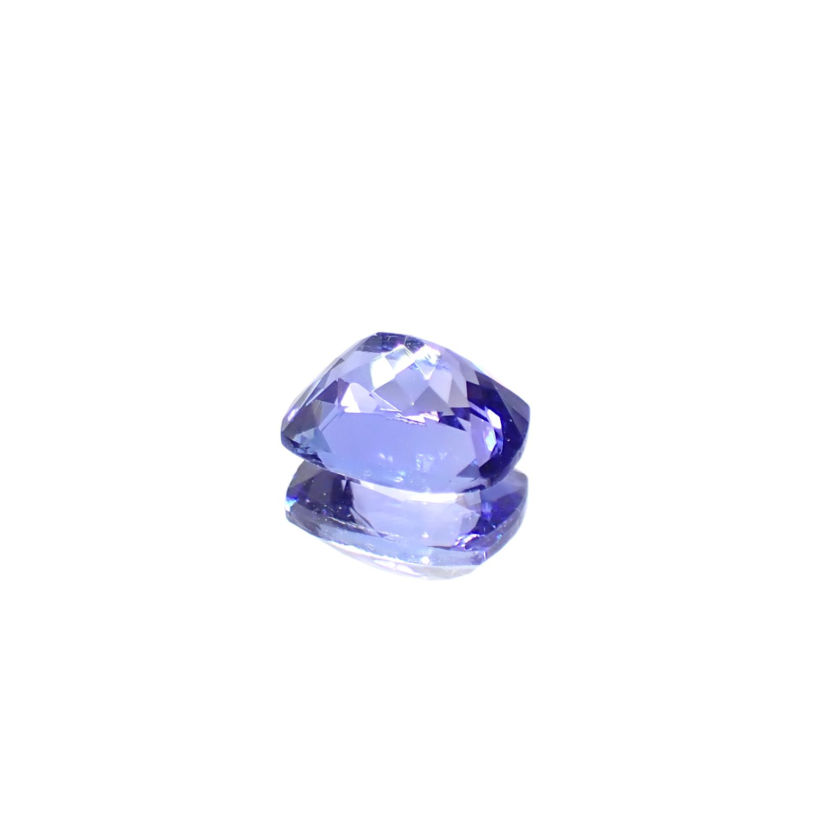 タンザナイト(宝石名タンザナイト)タンザニア産 識別済 1.68ct / 8x5.9mm前後 [251031243]
