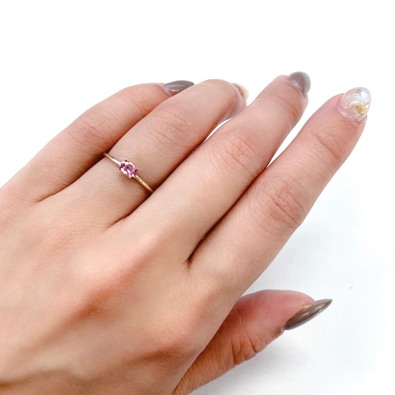 ホットピンクスピネル タンザニア産 ルース 0.25ct[210510856]4.5×3.2mm前後