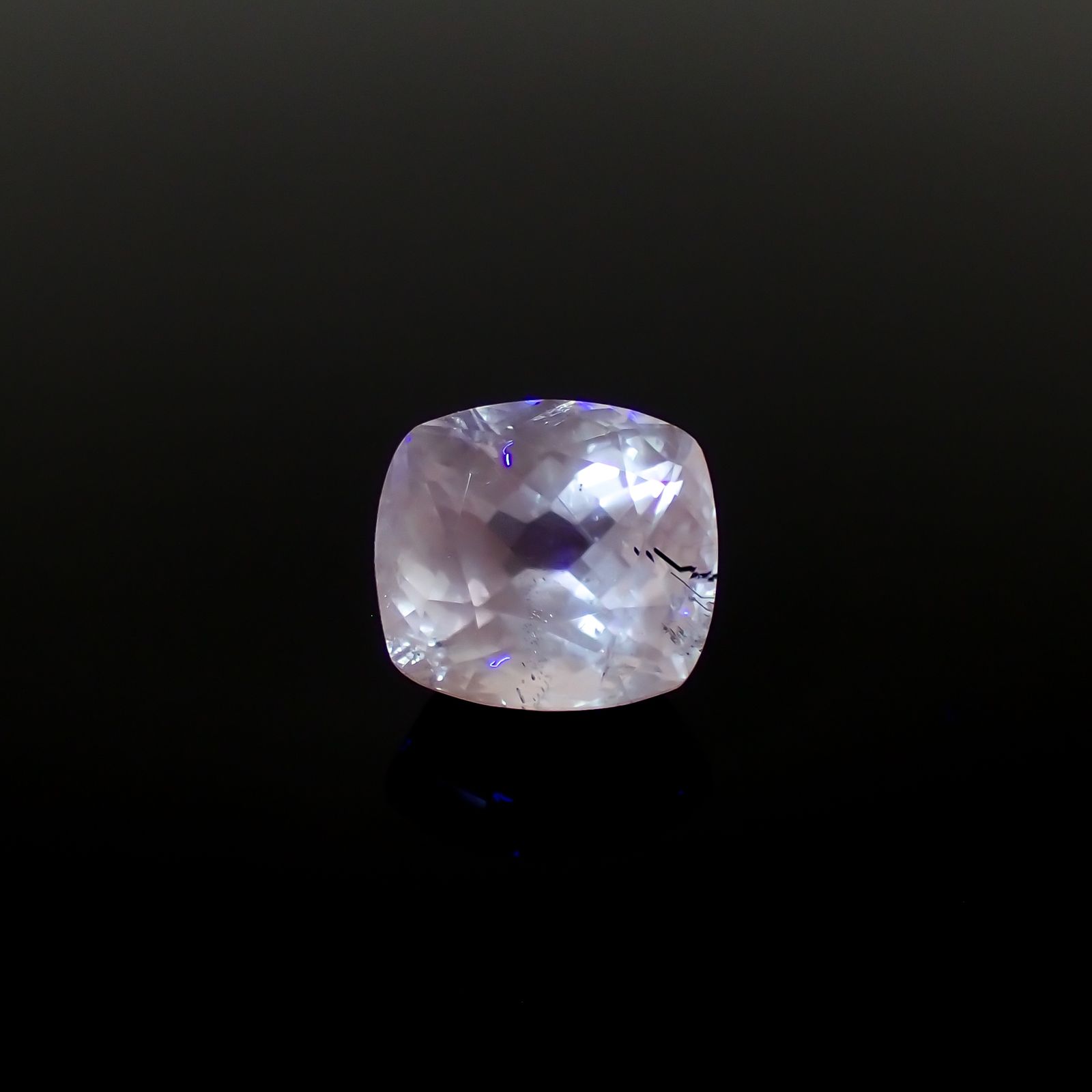 スキャポライト フルオレッセンス ミャンマー・モゴック産 4.22ct[230421436]10.1x9.2mm前後