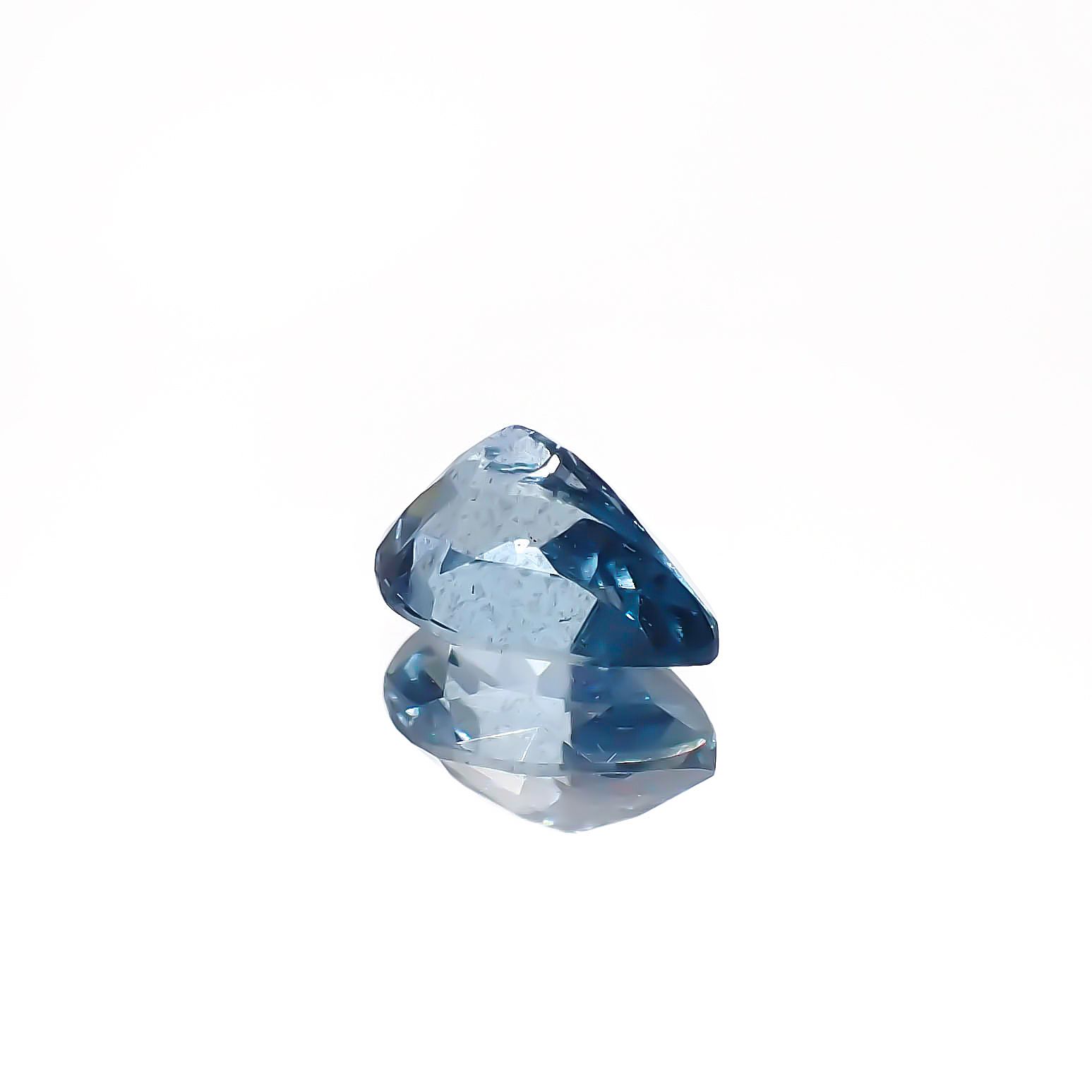 アクアマリン サンタマリアカラー ナイジェリア/マダガスカル産 0.70ct[240225978]7x5mm前後
