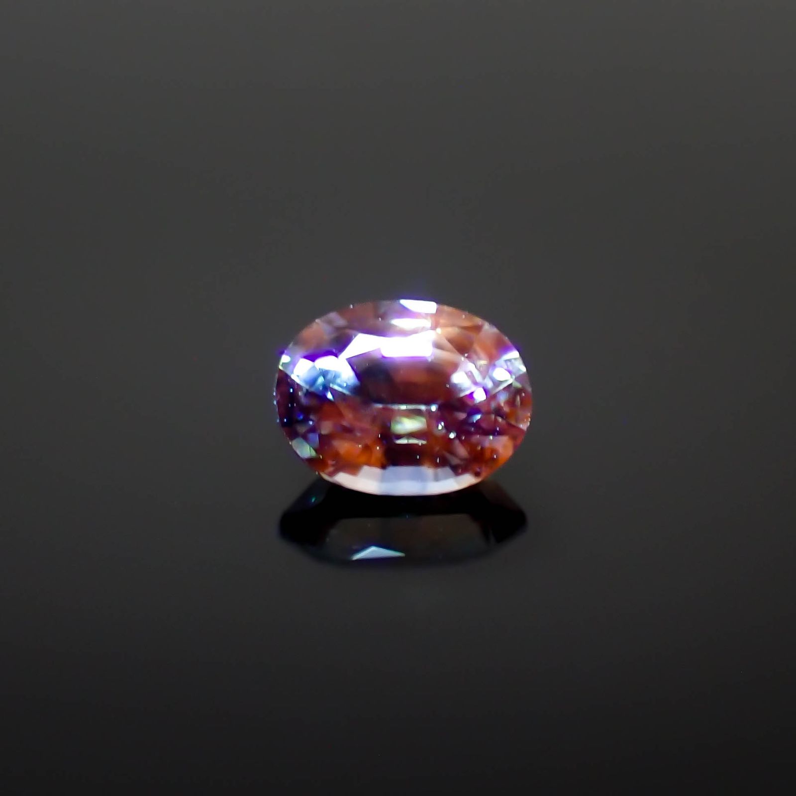 アイスブルーサファイア スリランカ産 0.22ct[230722693]4x3mm前後