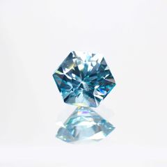 ◇ヘキサゴンカット◇ブルージルコン(宝石名ジルコン) カンボジア産 0.79ct 識別済[211013366]4.9×4.8mm前後