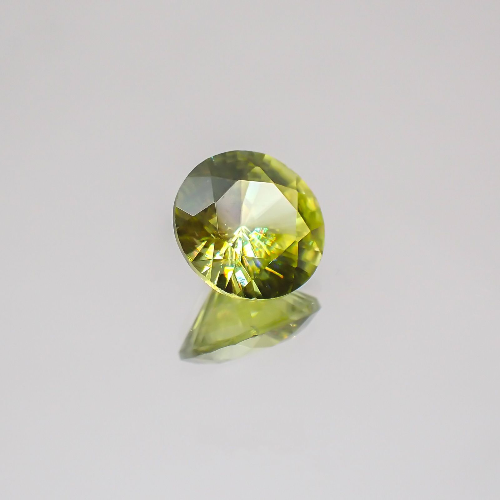 スフェーン(宝石名スフェーン)マダガスカル産 1.118ct ソ付(彩珠)[231224434]6.7x6.7mm前後