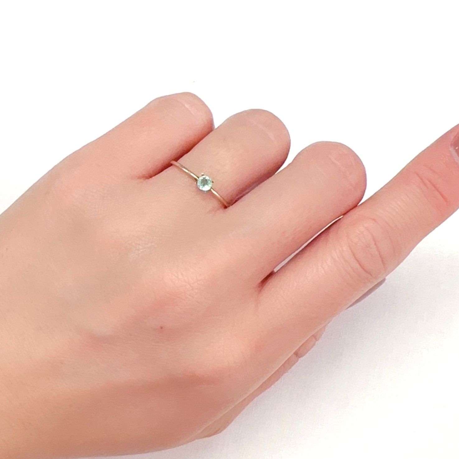 パステルカラーエメラルド コロンビア産 0.15ct[240225937]3.2x3.2mm前後