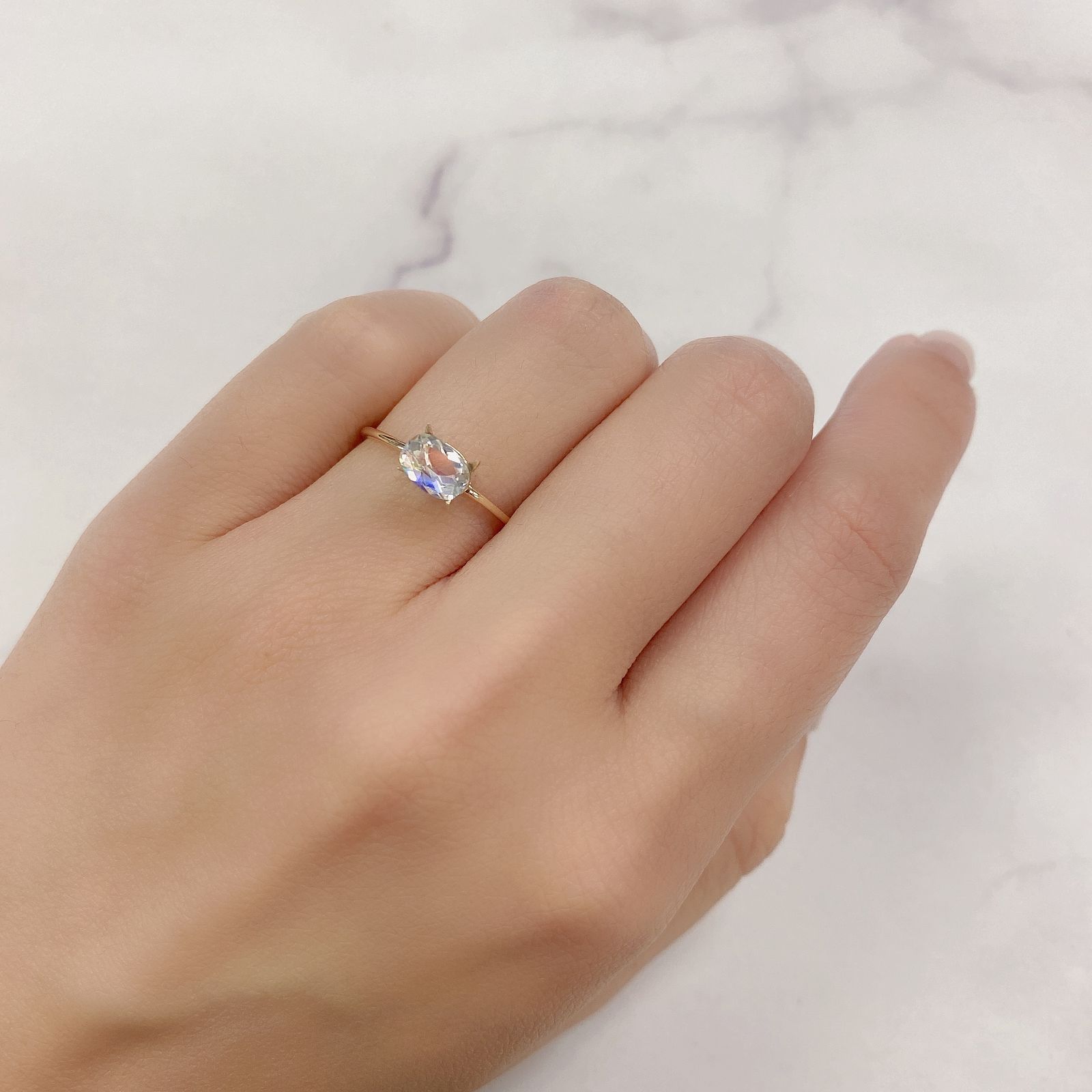 レインボームーンストーン(宝石名ラブラドライト)マダガスカル産 0.6ct 識別済[211113739]6.6x4.8mm前後