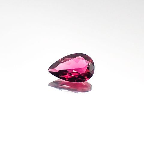 パープルトルマリン(宝石名パープル・トルマリン)ブラジル産 0.70ct 識別済[231023893]7.8x5.1mm前後