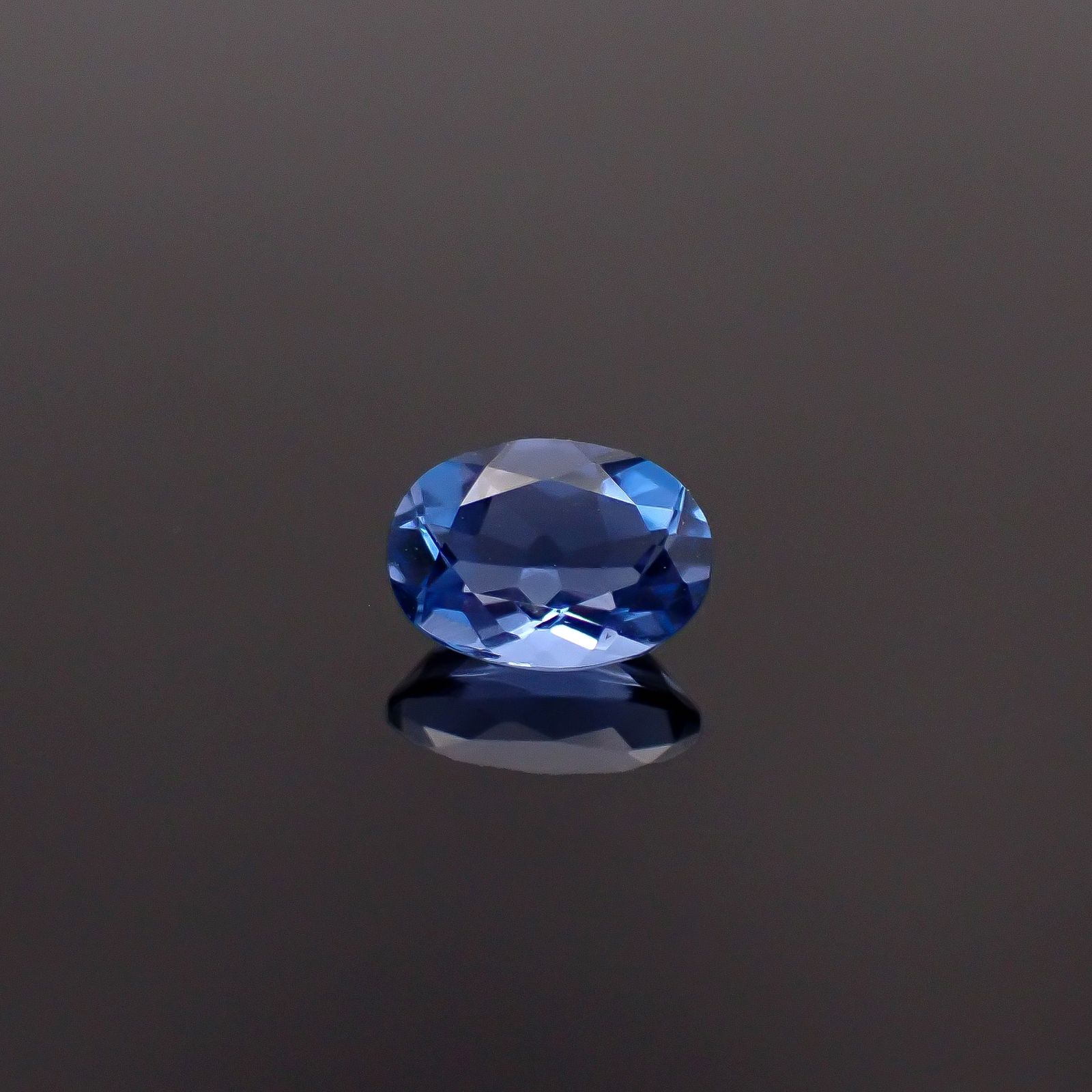 カラーチェンジフローライト ブラジル産 0.92ct / 7.2x5.1mm前後 [250530449]