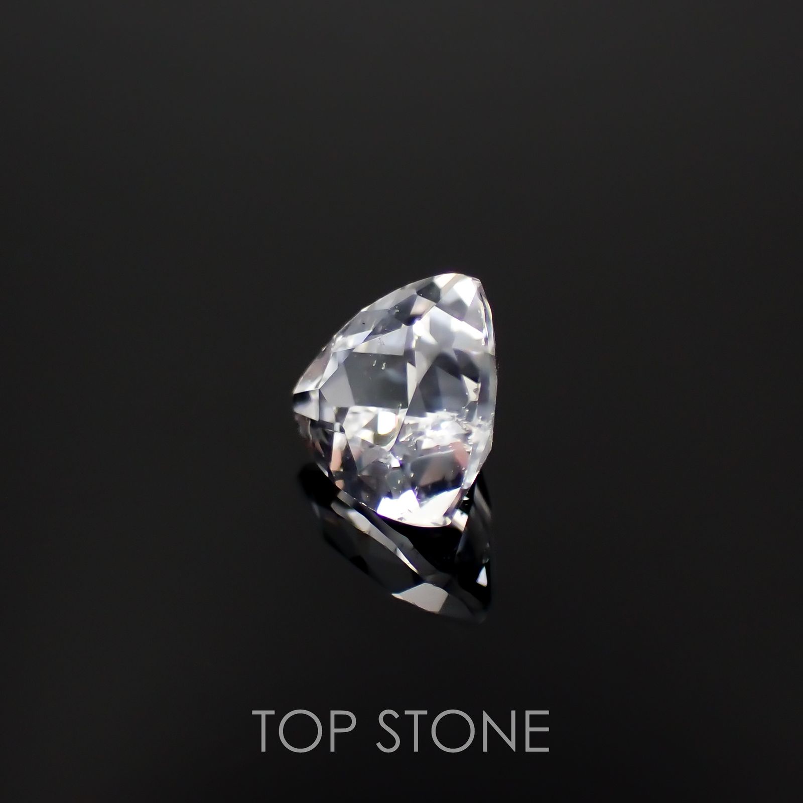 フェナカイト(宝石名フェナカイト)マダガスカル/ブラジル産 0.81ct 識別済[221119139]6x6.1mm前後