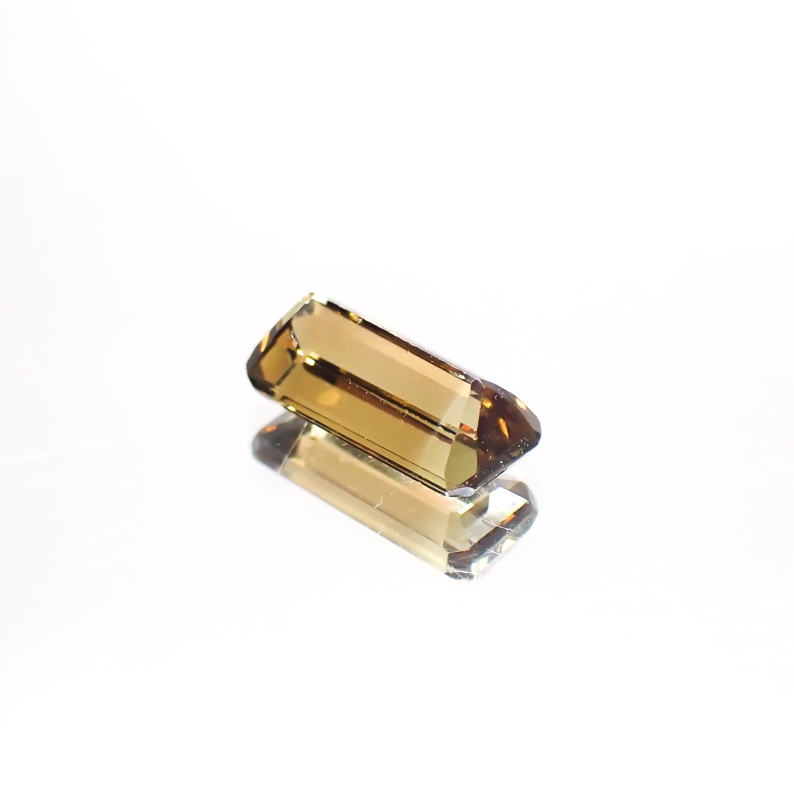 バイカラークリソベリル(宝石名バイカラー・クリソベリル)マダガスカル産 0.70ct 識別済[220114198]7x3.2mm前後
