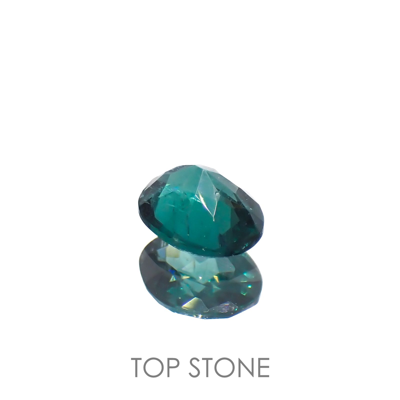 グリーンアパタイト(ノーブルモロキサイト)(宝石名アパタイト)マダガスカル産 0.29ct 識別済[220616379]4.8x3.8mm前後