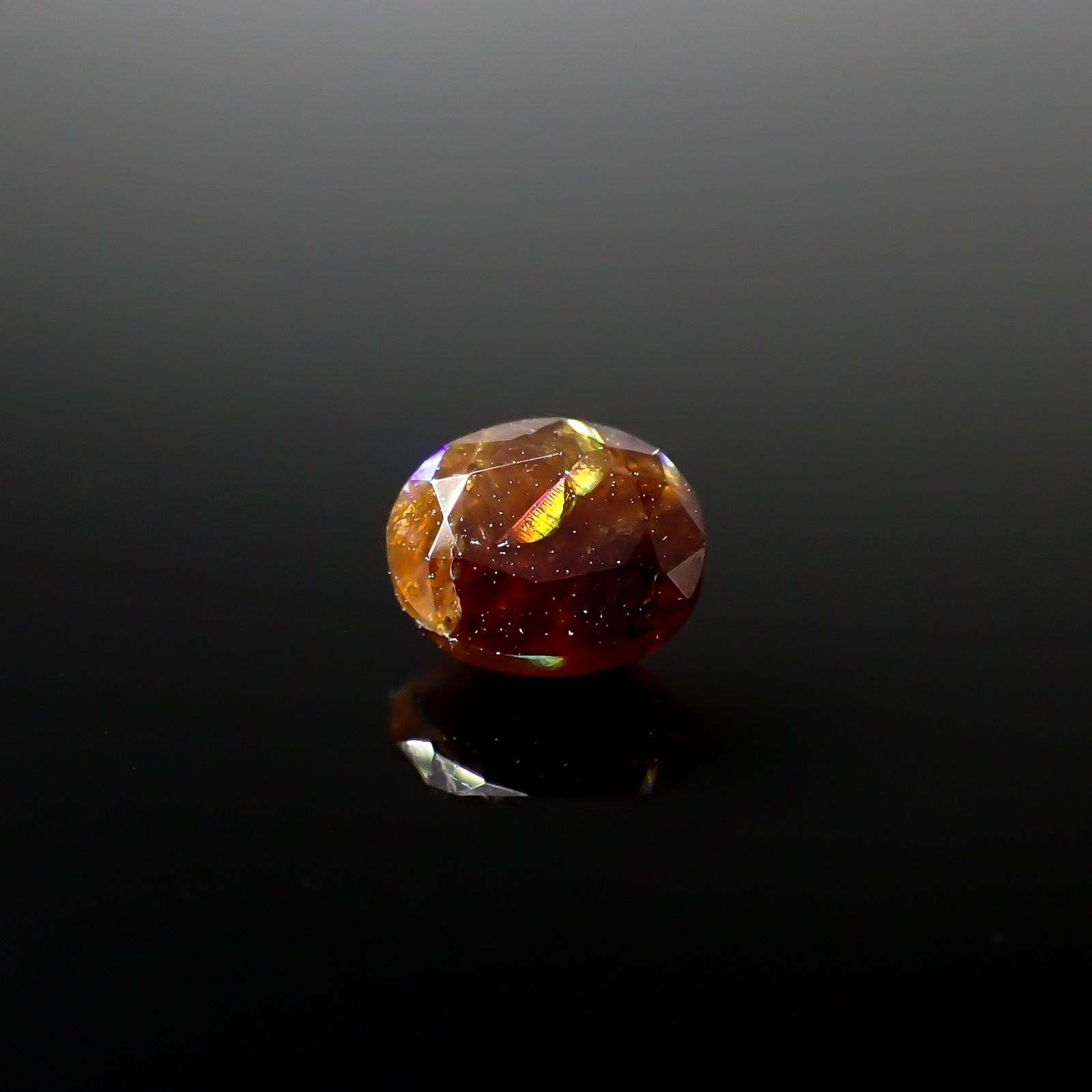 レインボーガーネット 日本・奈良県産 1.07ct[240125530]5.9x4.9mm前後