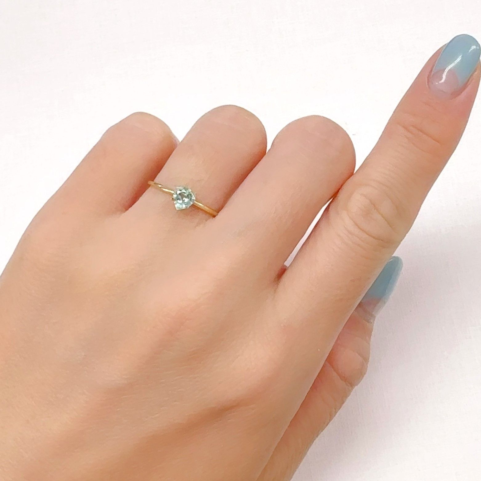 ミントベリル ブラジル産 0.33ct[240728594]5x4.7mm前後