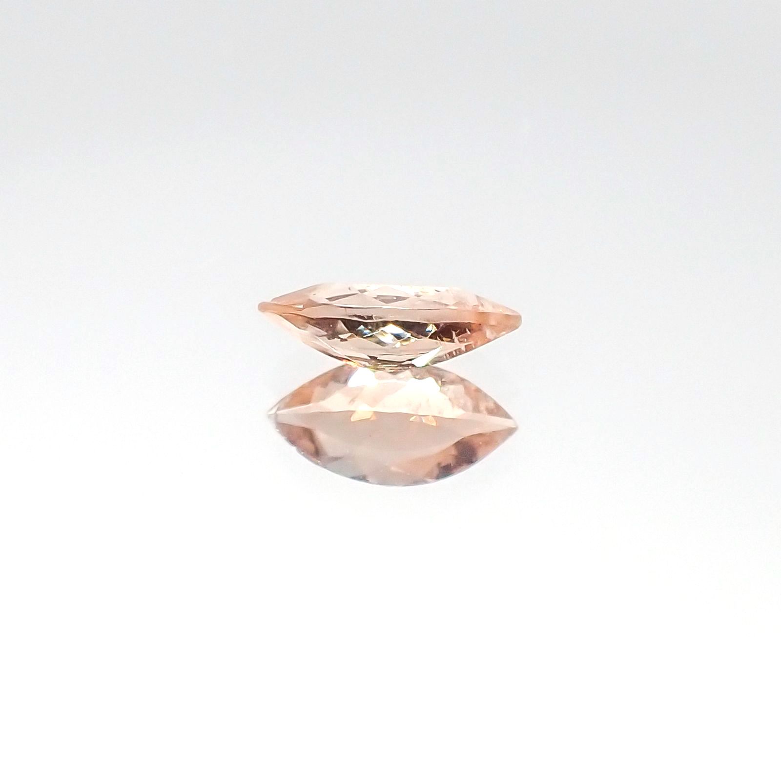 <ランダムセレクト1個販売> アンダリュサイト マーキスカット モザンビーク産 0.20ct前後[20096135-PAC]6×3mm前後