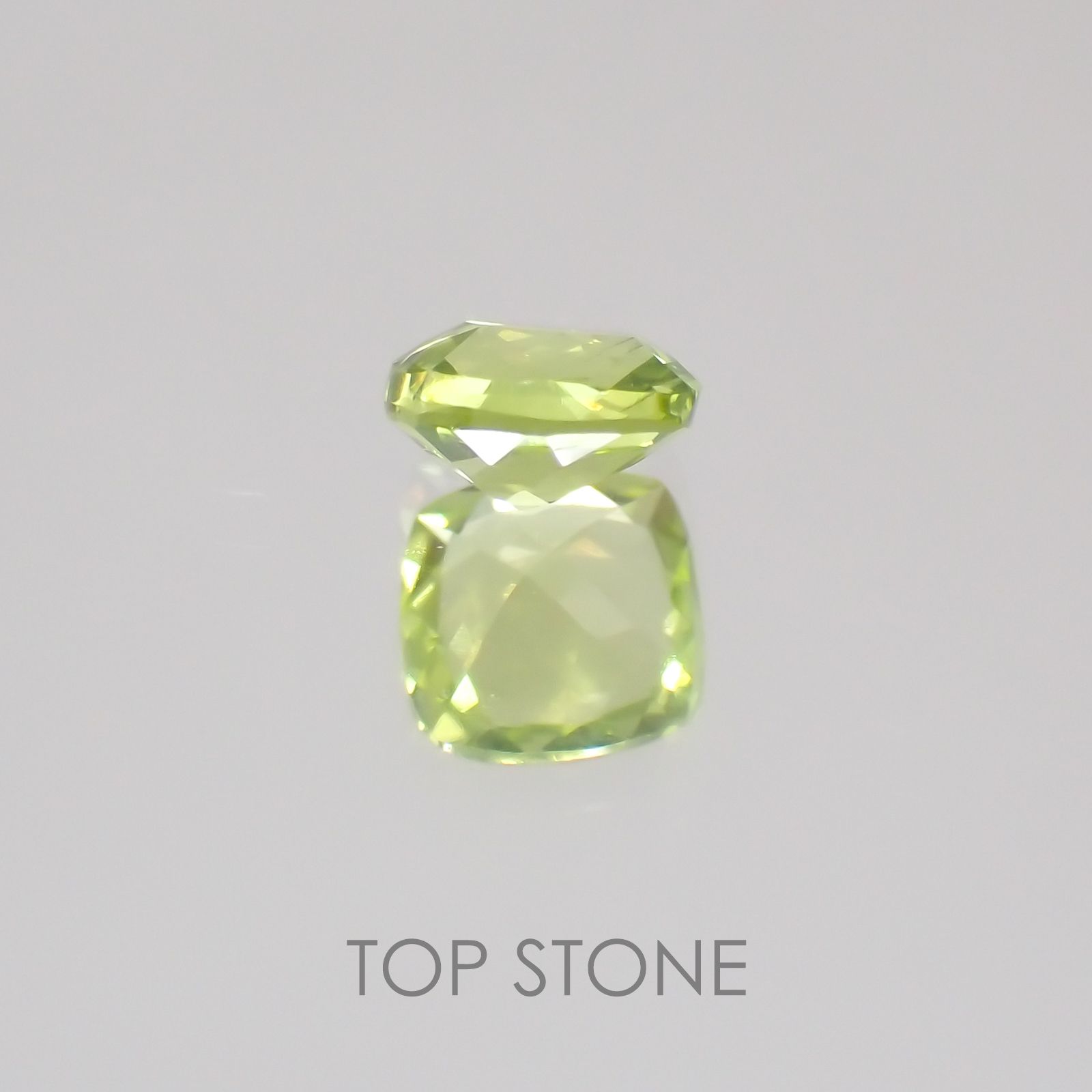 グリーンエンスタタイト カメルーン産 ルース 0.52ct[20128855]4.6×4.6mm前後