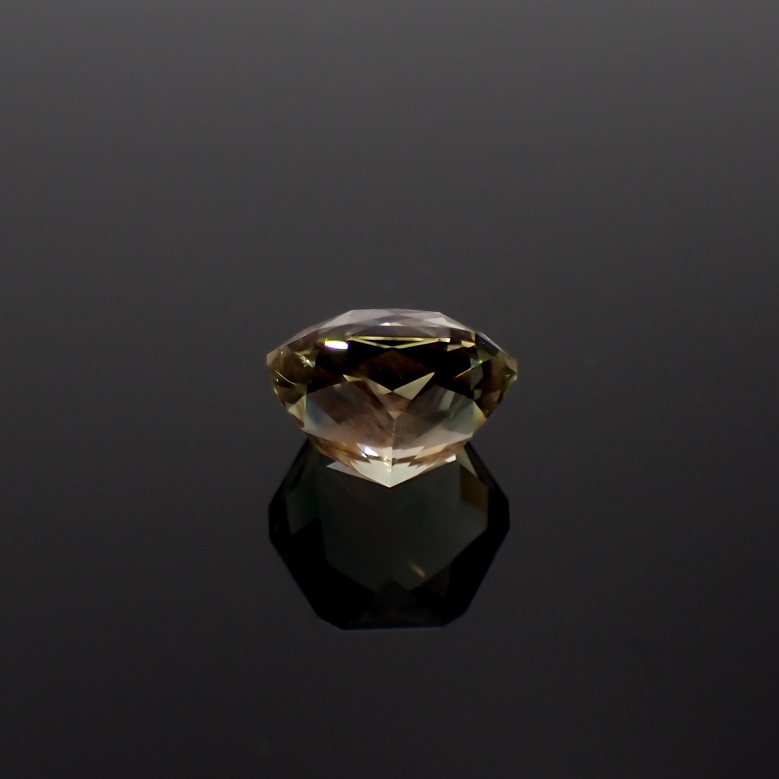 ◇カスタムヘキサゴン・チェッカーカット◇バイカラーオレゴンサンストーン アメリカ・オレゴン州産 2.46ct[231224665]8.4x8.4mm前後