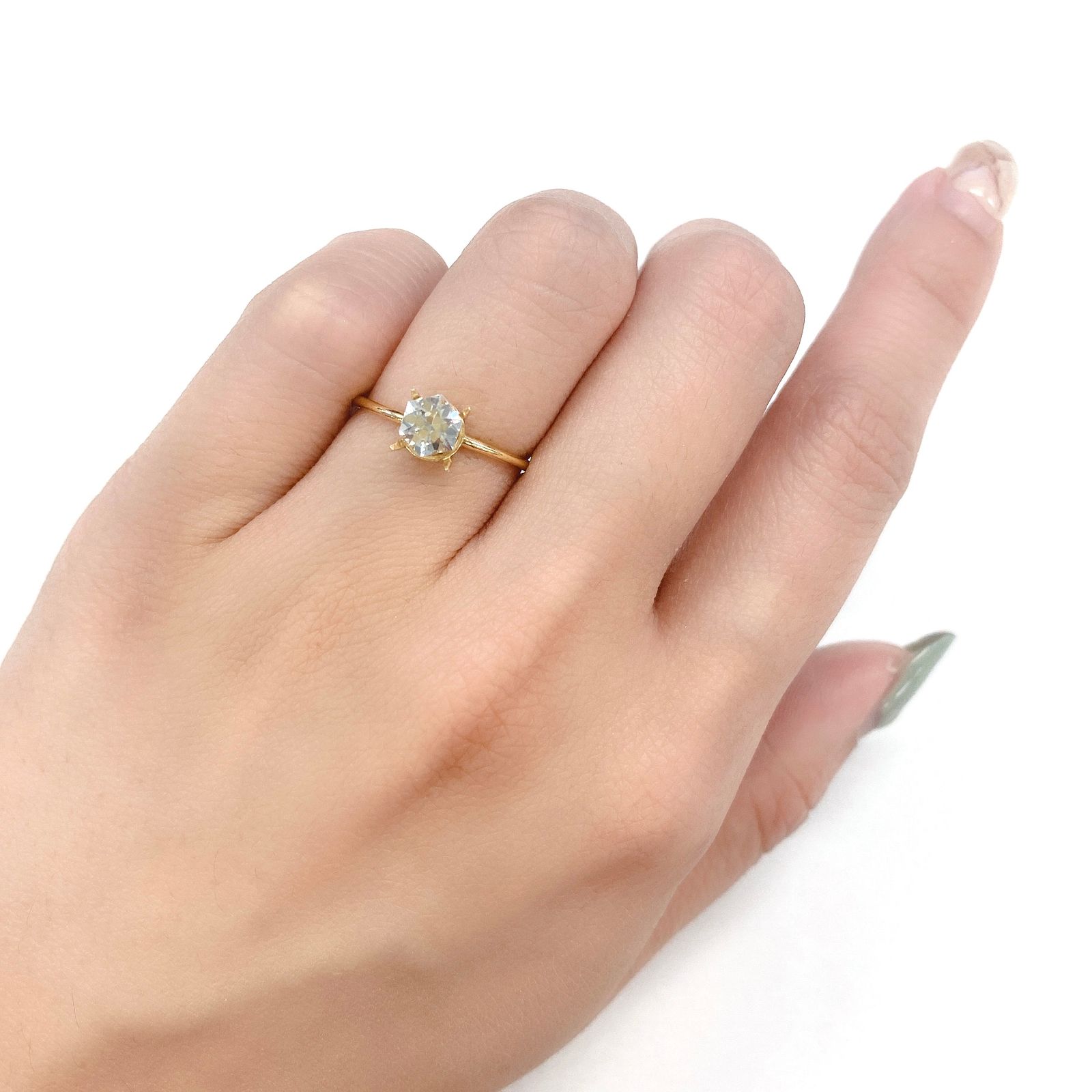 ◇ヘキサゴンカット◇カラーレスジルコン(宝石名ジルコン) カンボジア産 1.01ct 識別済[210410478]5×5mm前後