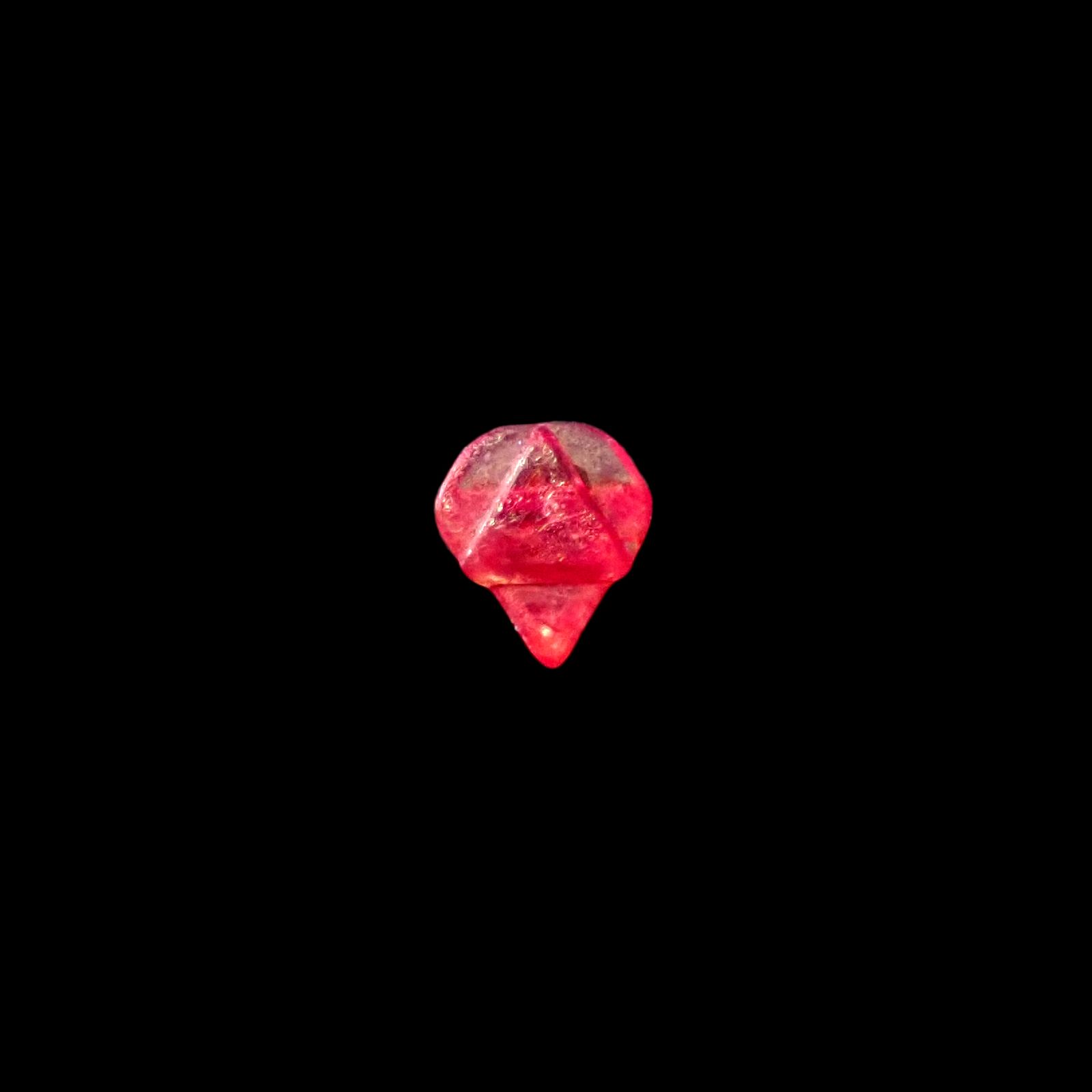 ツインクリスタルスピネル(スピネル式双晶) 原石 ビルマ産 0.050ct[240628425]2.3x2.9mm前後
