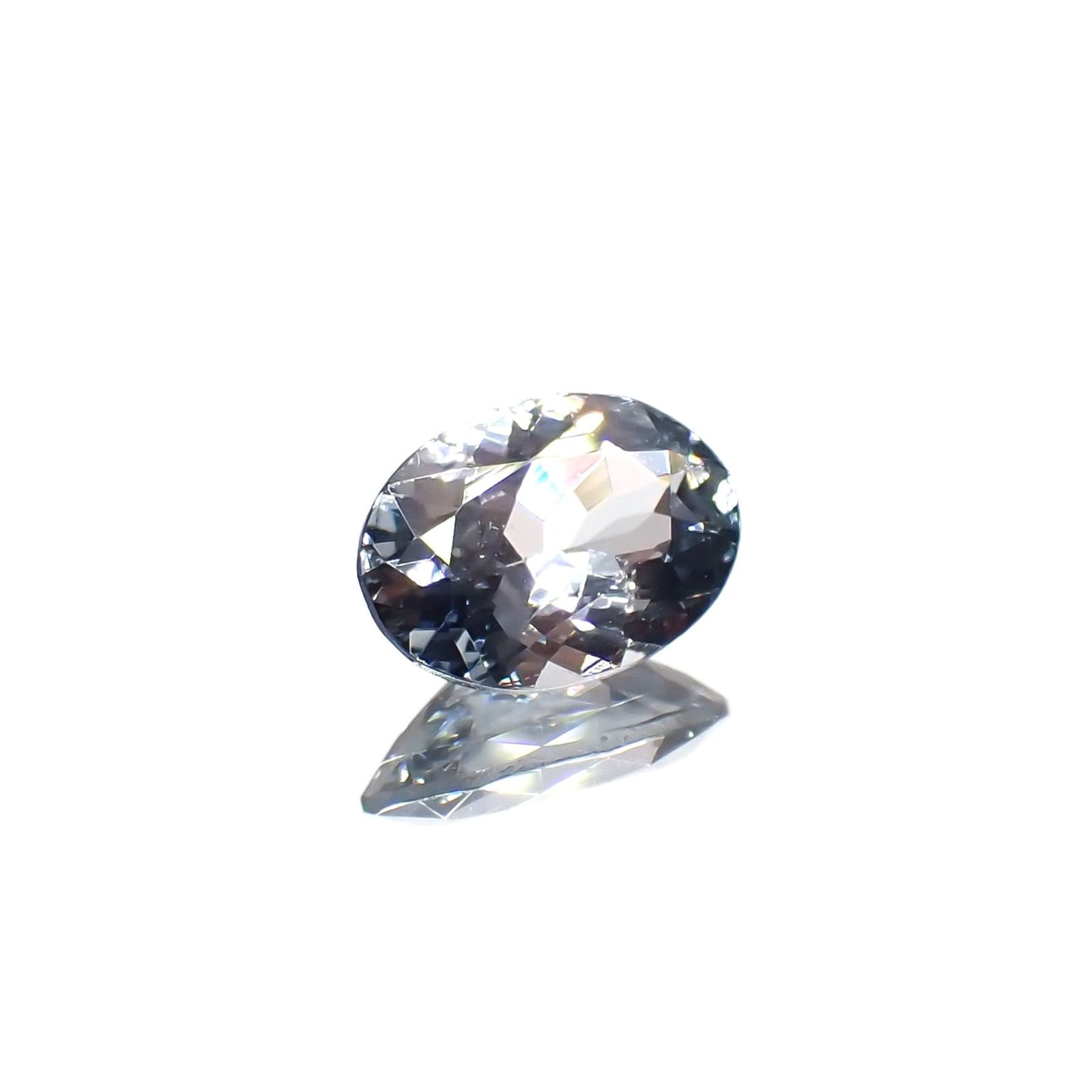 グレースピネル タンザニア産 0.74ct / 6.7x5mm前後 [251021552]