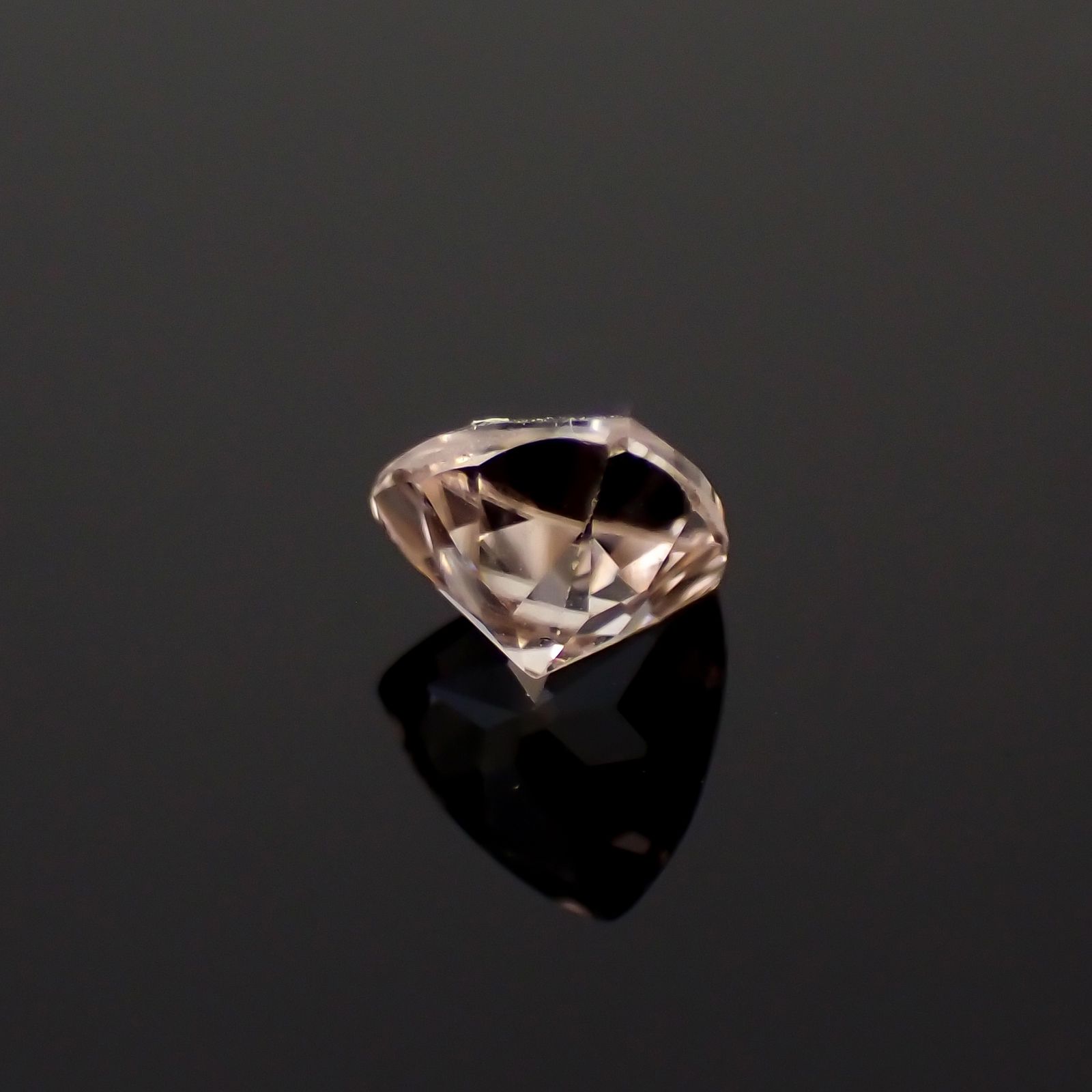 超熱 シャンパンカラージルコン スリランカ/カンボジア産 0.78ct ジルコン