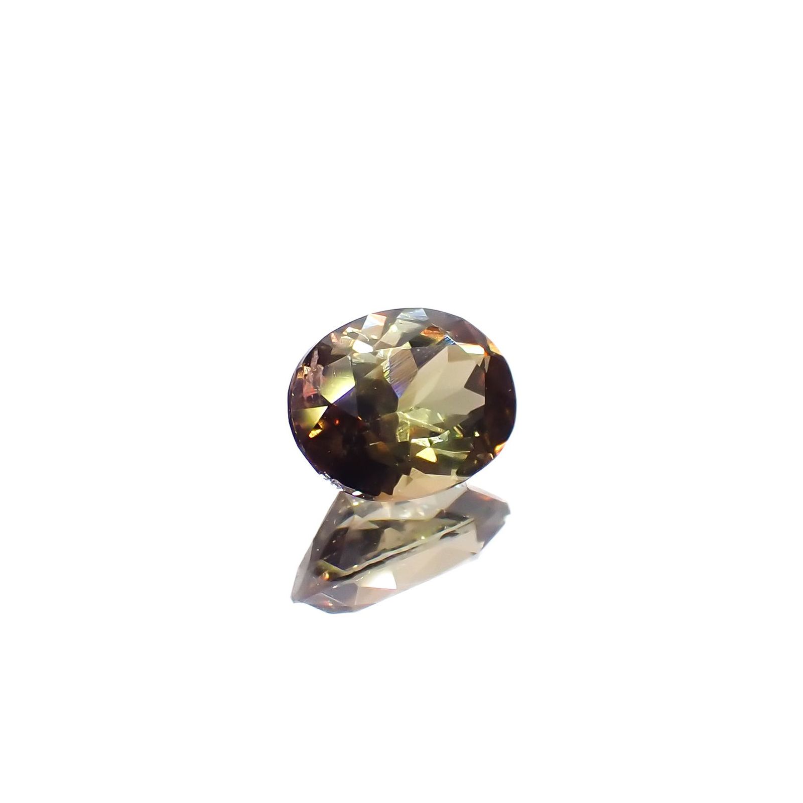 バイカラーアンダリュサイト スリランカ/マダガスカル産 0.62ct[230421599]6.2x4.7mm前後
