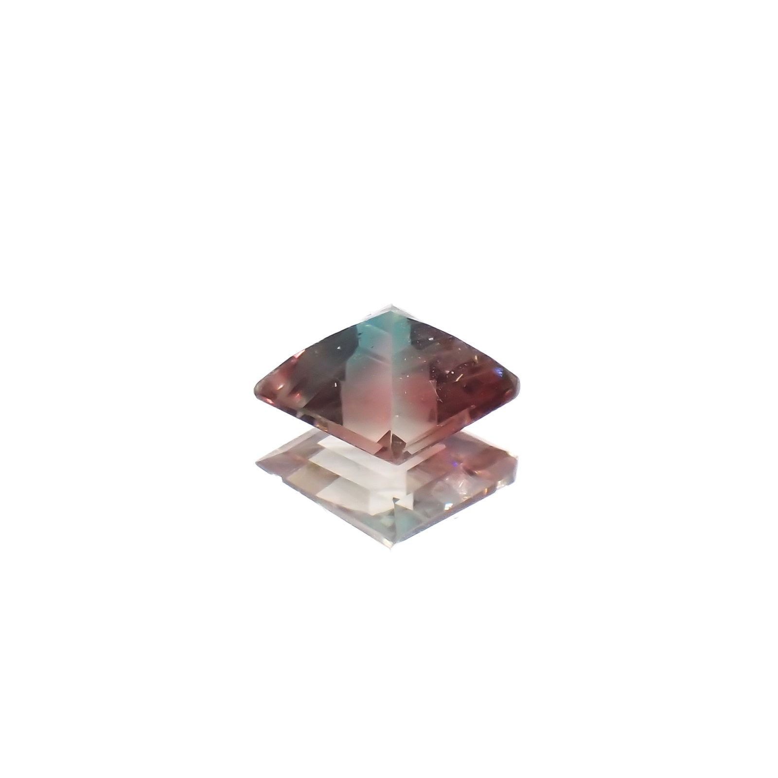 パーティカラーオレゴンサンストーン アメリカ・オレゴン州産 0.63ct[230722844]5.4x5.3mm前後