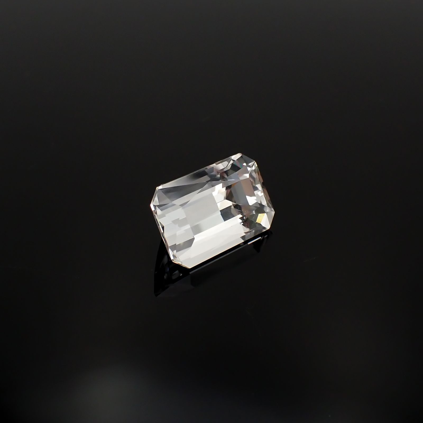 フェナカイト マダガスカル産 21.82ct[240326382]19.9x13mm前後