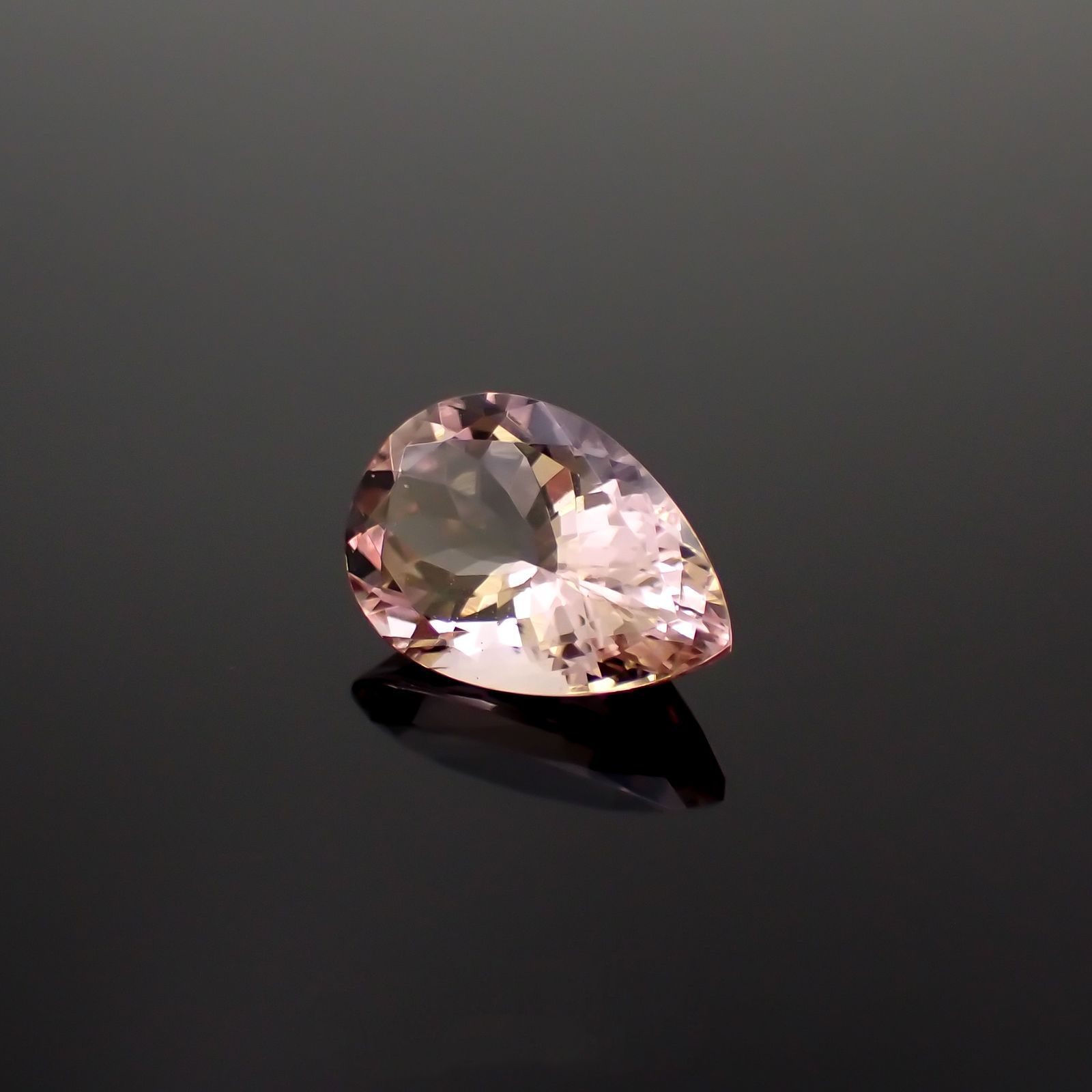 モルガナイト(宝石名モルガナイト)ナイジェリア産 2.711ct ソ付(日独)[221018881]12.22x8.18mm前後